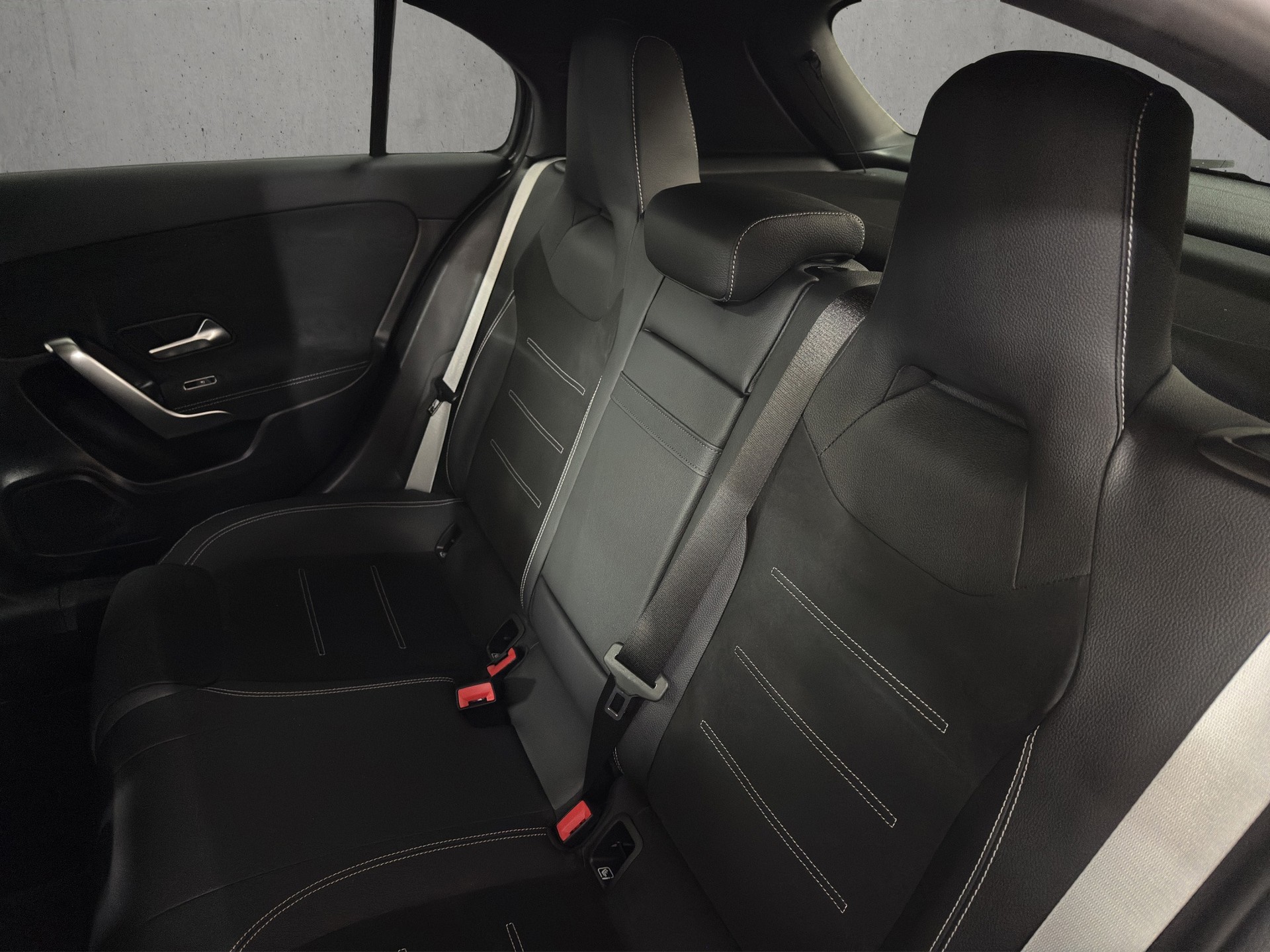 MERCEDES-BENZ A 200 7G-DCT AMG Line Night Special Edition "Pano-RF.-Kamera-19"Alu"-image-10