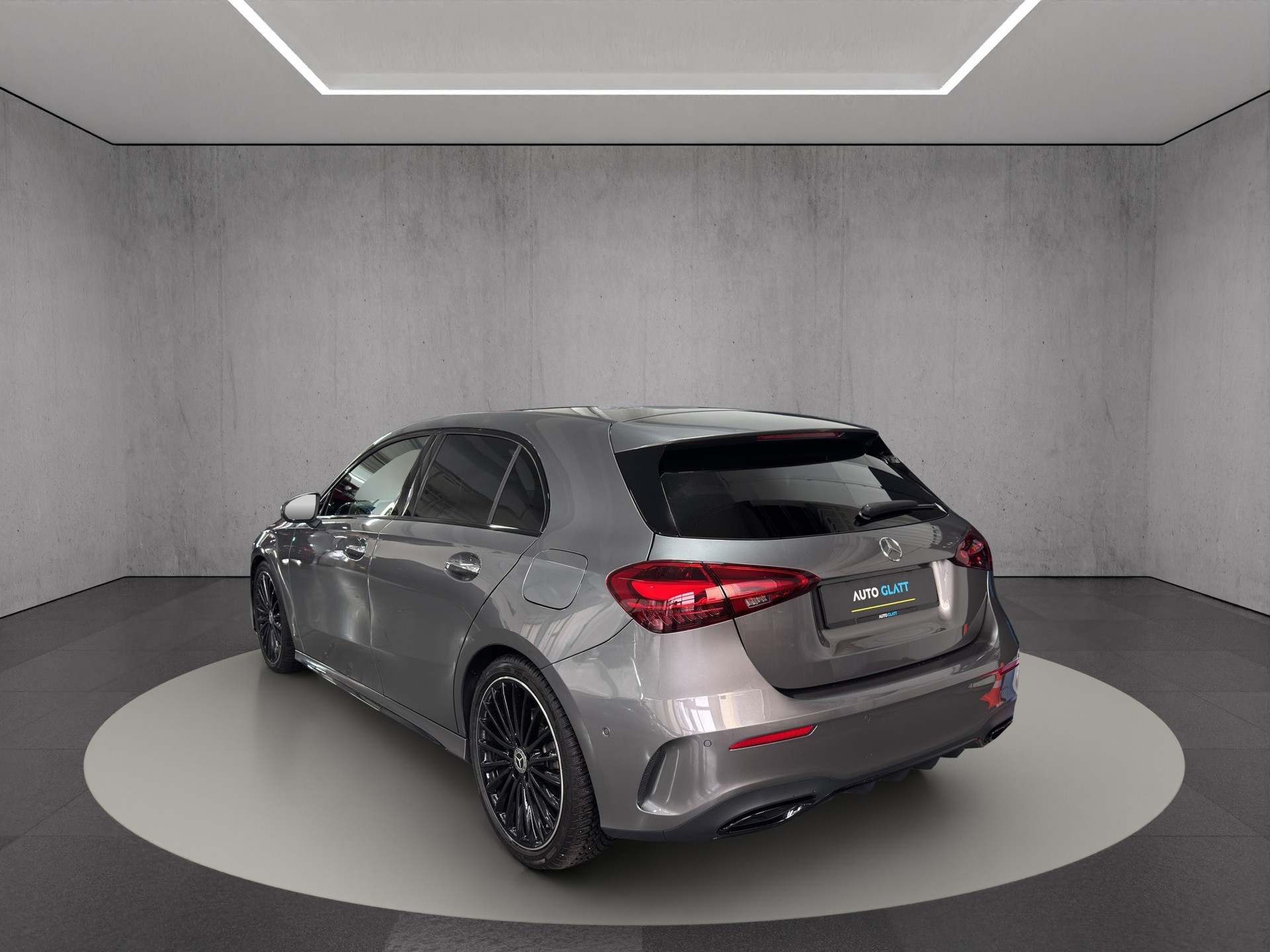 MERCEDES-BENZ A 200 7G-DCT AMG Line Night Special Edition "Pano-RF.-Kamera-19"Alu"-image-4