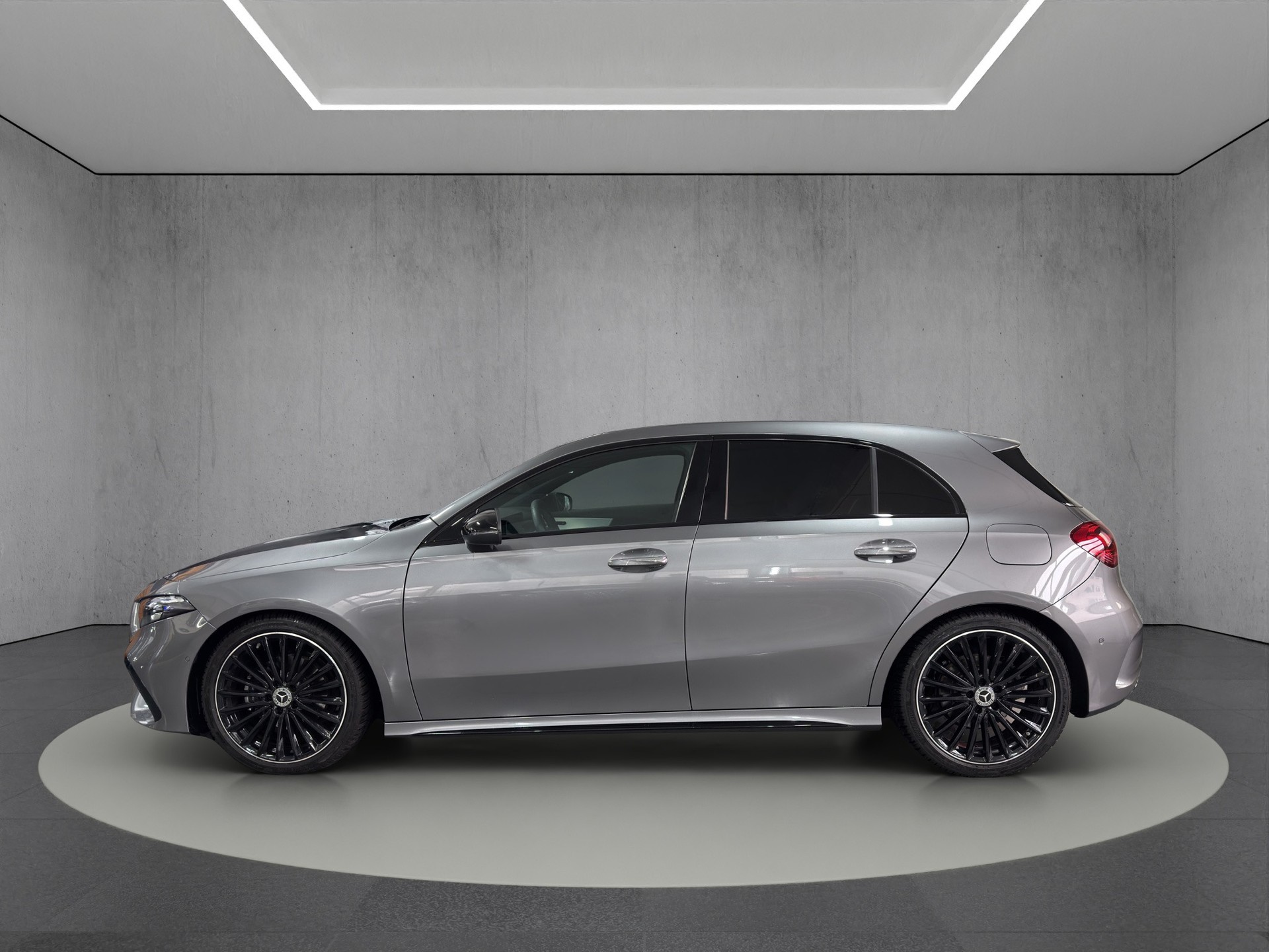 MERCEDES-BENZ A 200 7G-DCT AMG Line Night Special Edition "Pano-RF.-Kamera-19"Alu"-image-2