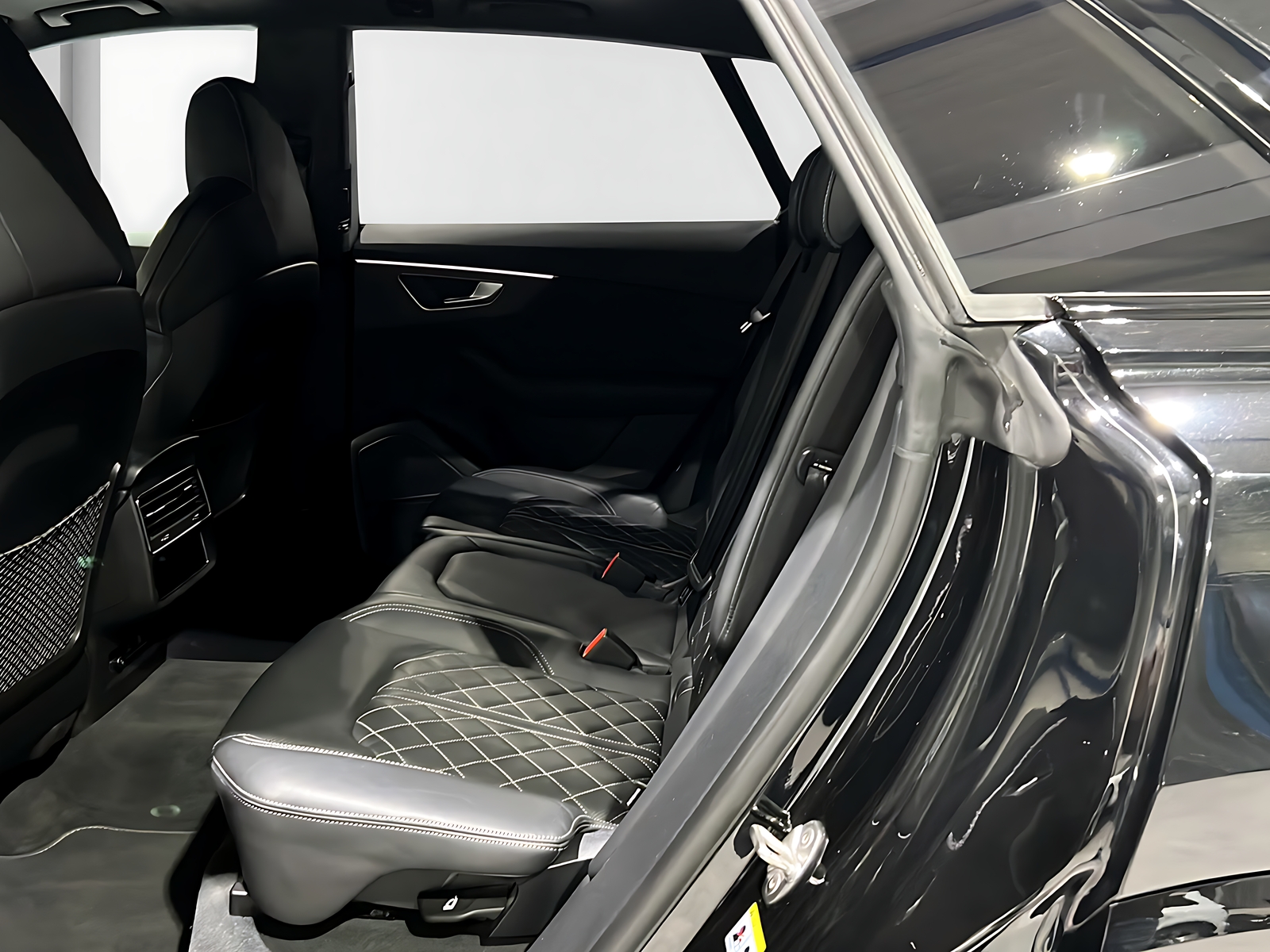 AUDI SQ8 SUV TFSI qu**Matrix,S-Sportsitze,Panodach,Neues Modell,CH Auslieferung,StHz,Alcantara Dachhimmel**-image-8