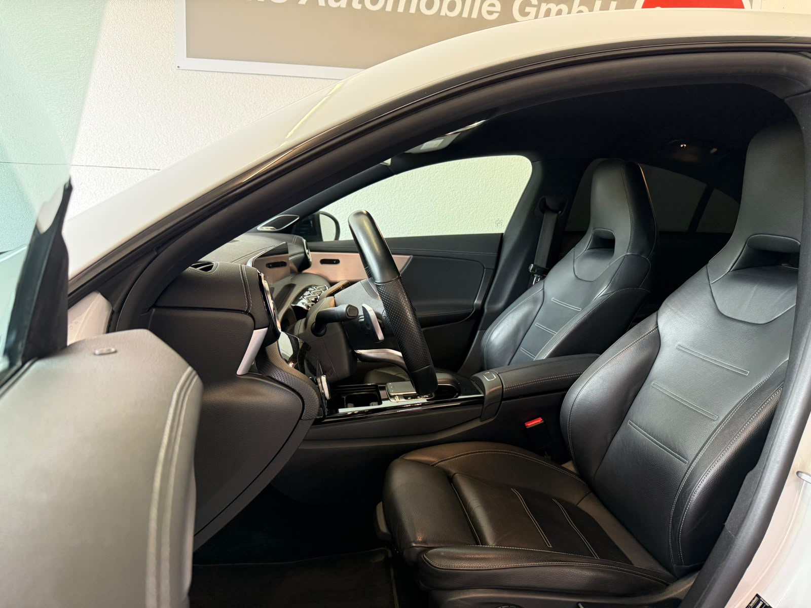 MERCEDES-BENZ CLA 220 AMG Line 7G-DCT 4Matic-image-11