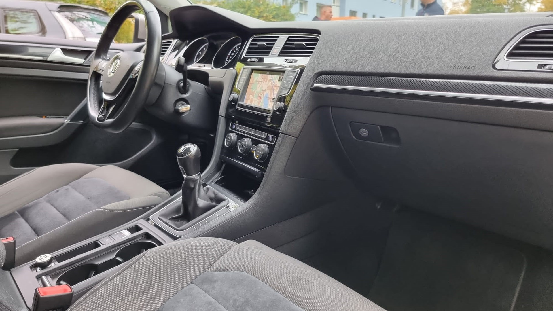 VW Golf 1.4 TSI Highline-image-12