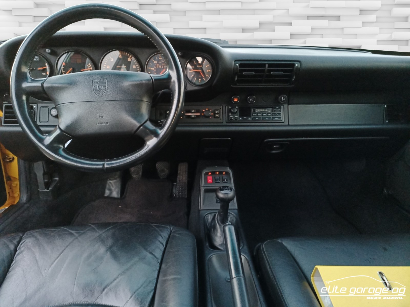 PORSCHE 911 Carrera-image-10
