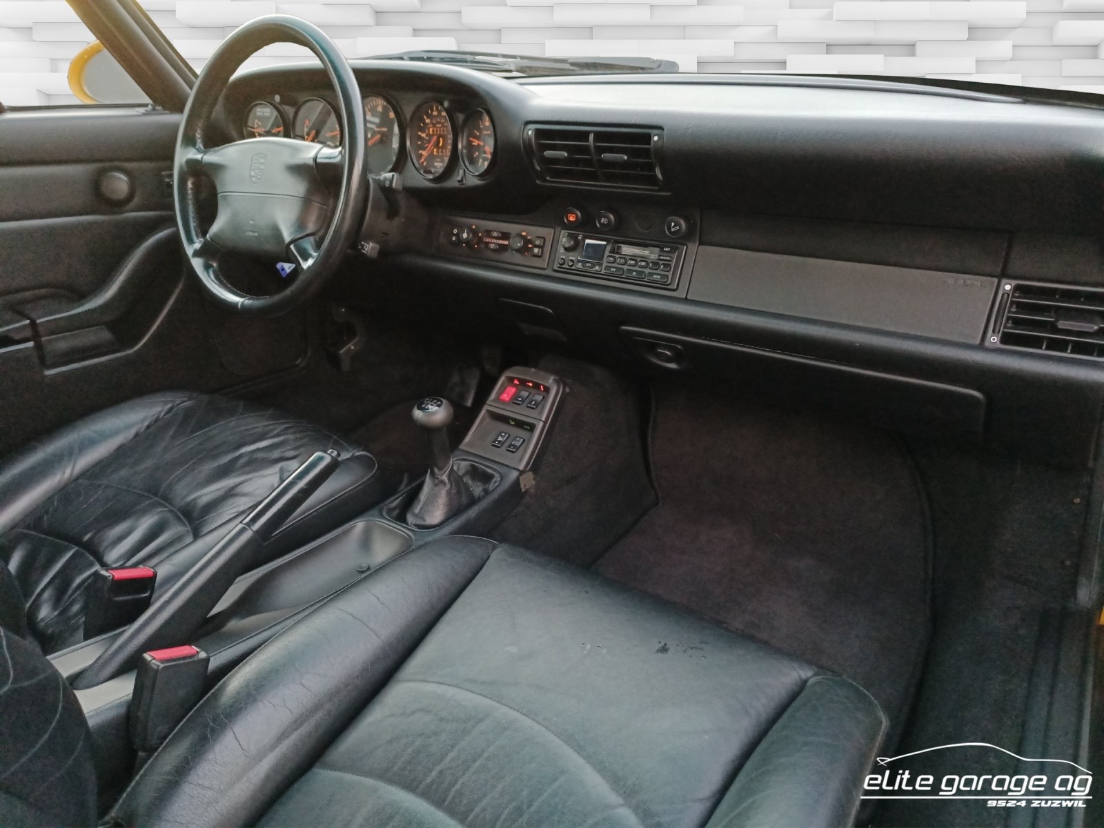 PORSCHE 911 Carrera-image-11