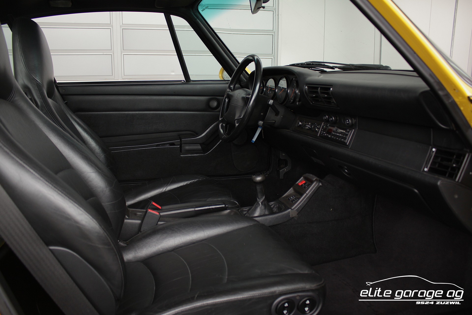 PORSCHE 911 Carrera 2 Coupé HANDSCHALTER-image-14