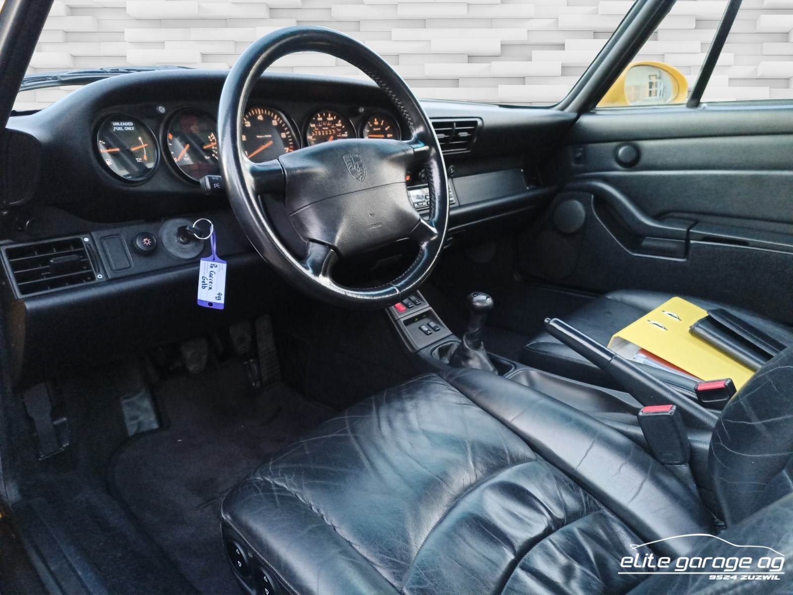 PORSCHE 911 Carrera-image-8