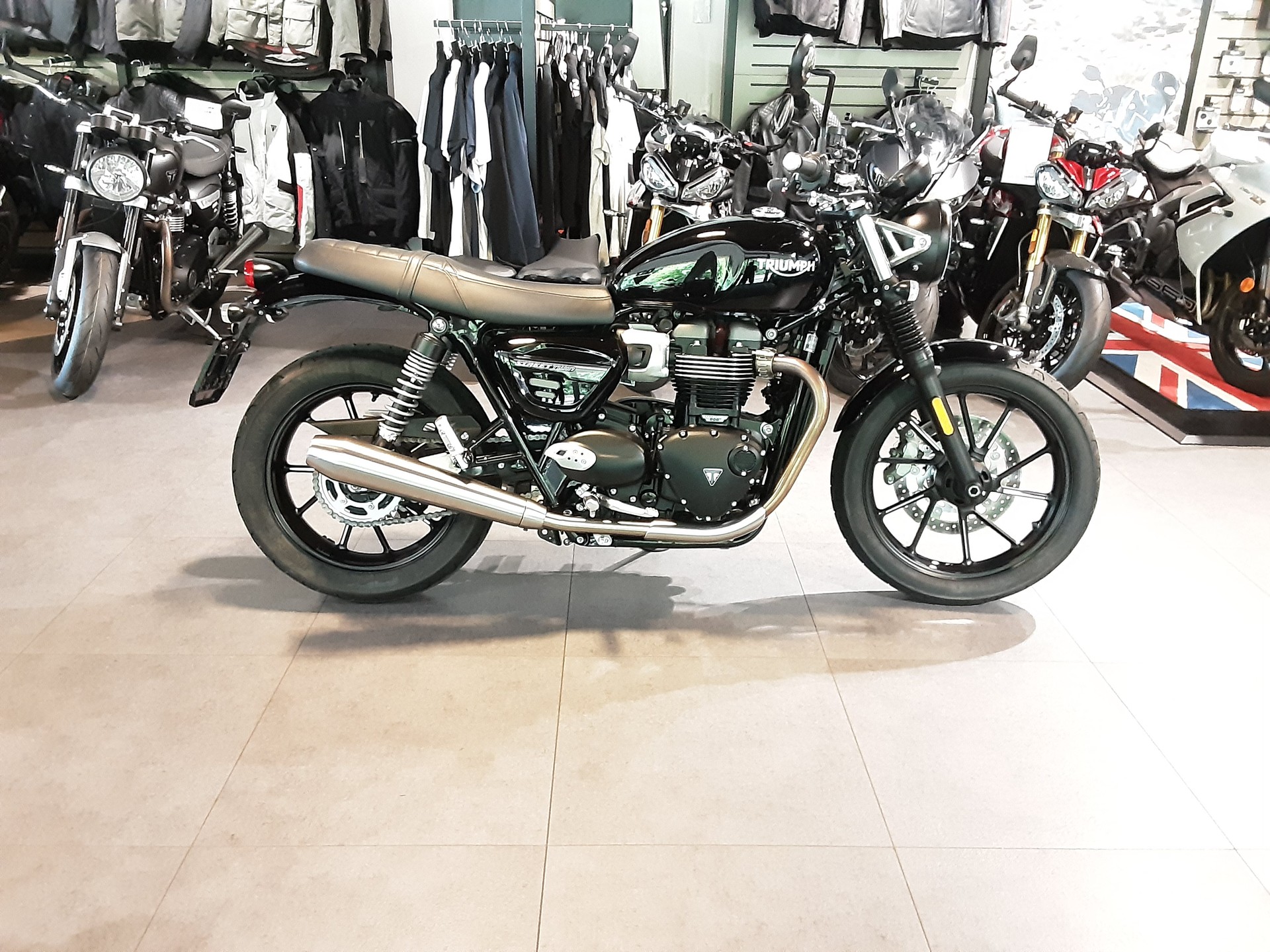 TRIUMPH Street Twin 900