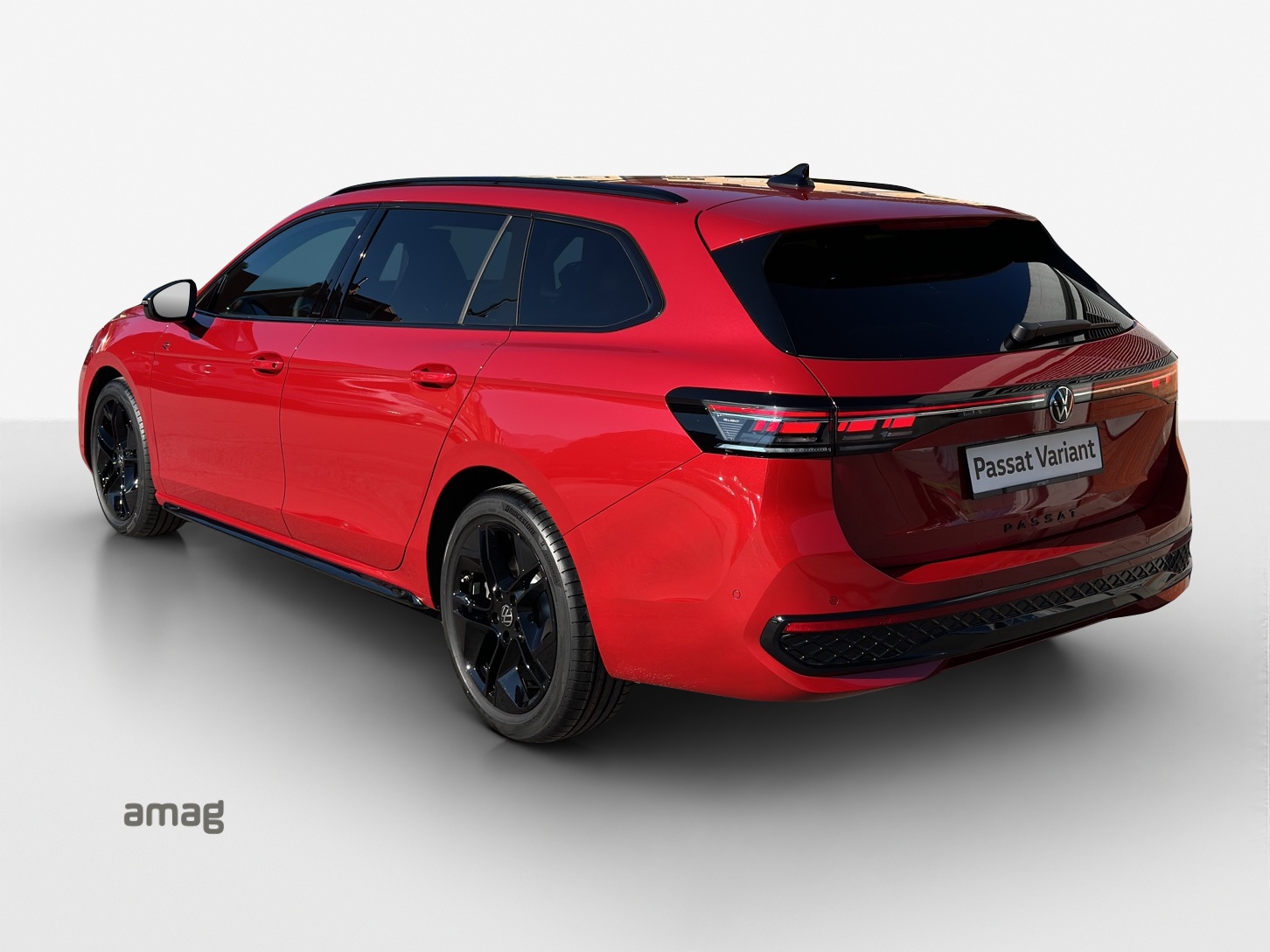 VW Passat Variant 2.0 TSI evo4 R-Line 4 Motion DSG-image-2