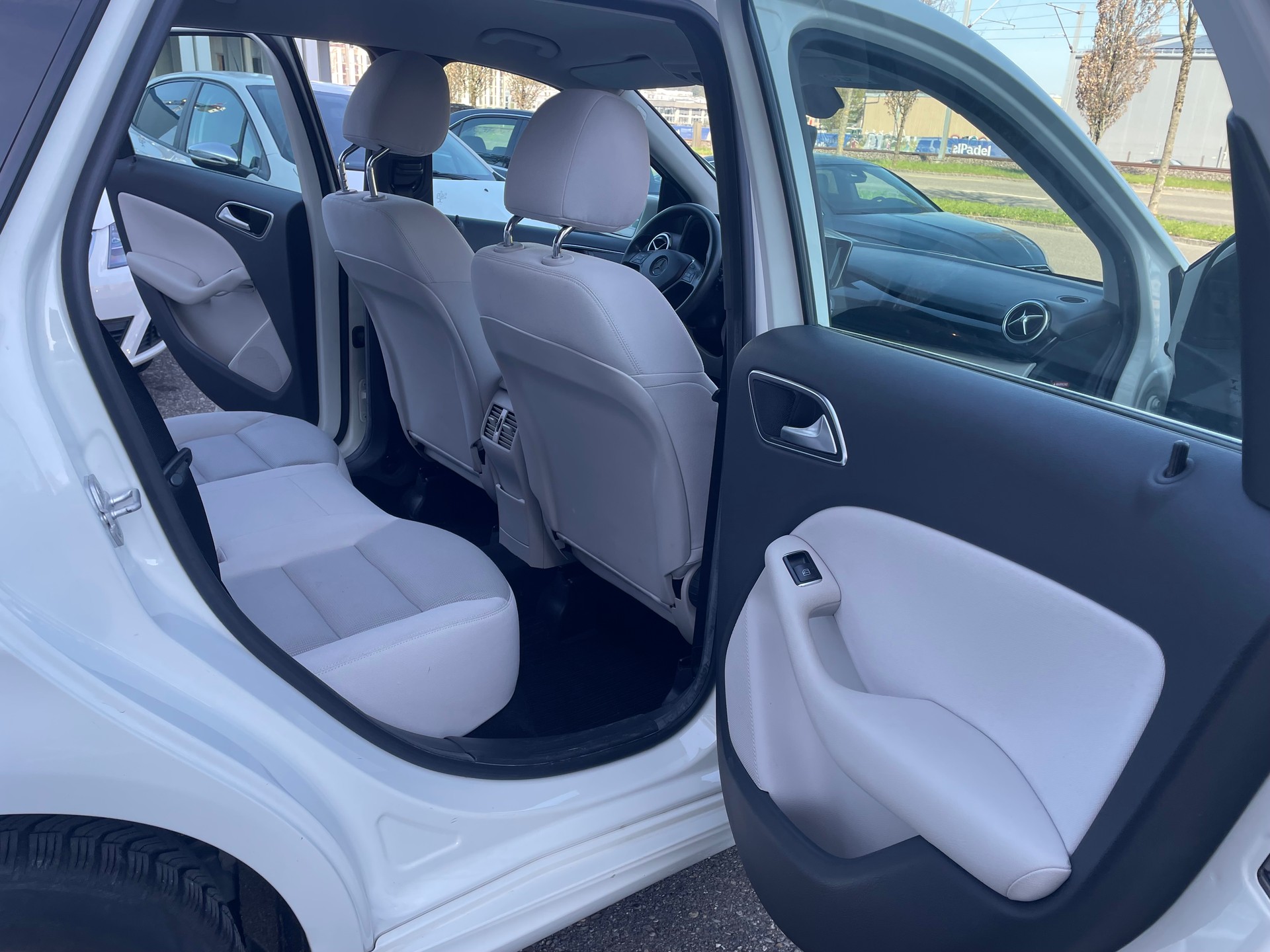 MERCEDES-BENZ B 180 CDI 7G-DCT-image-8