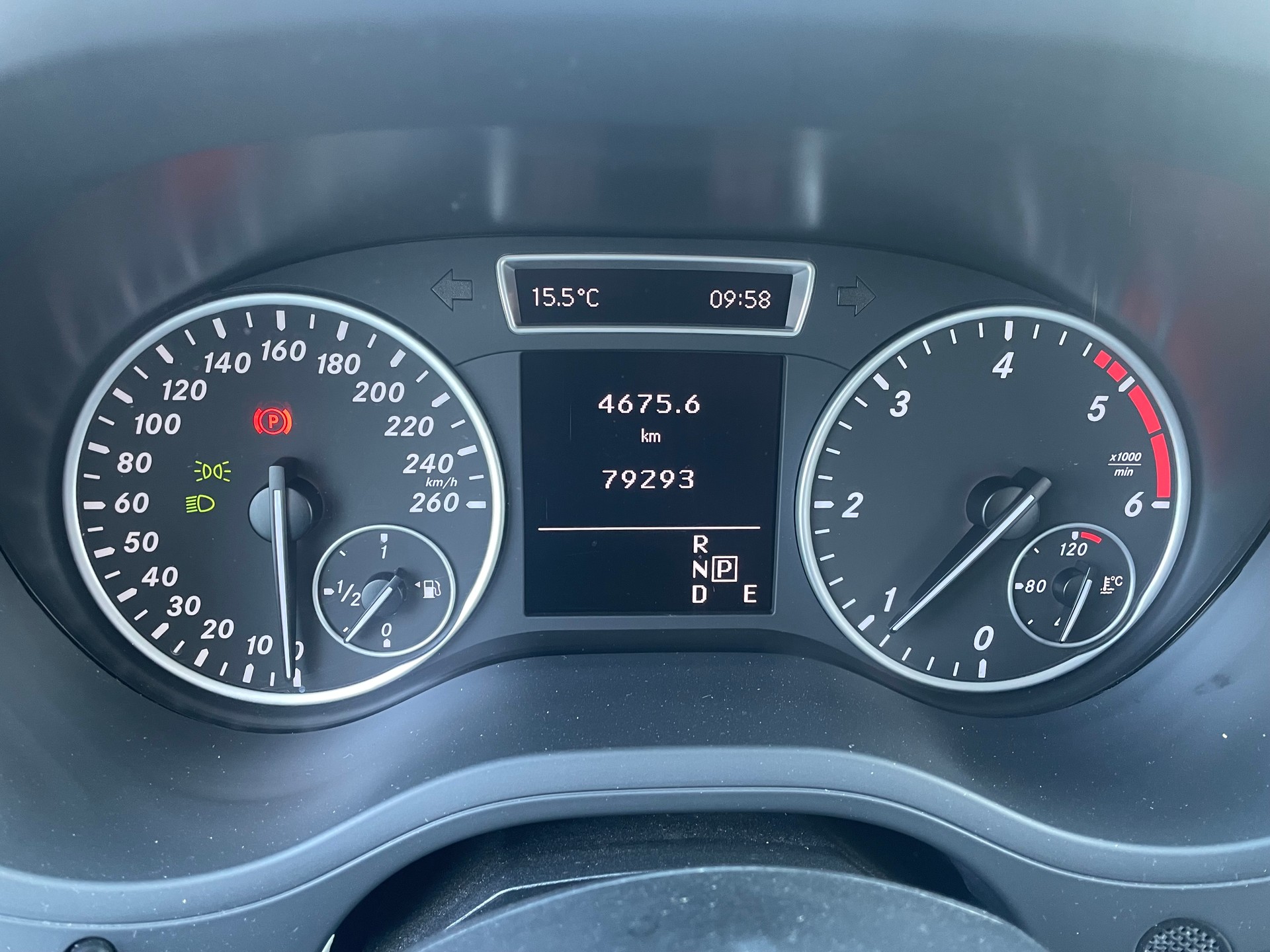 MERCEDES-BENZ B 180 CDI 7G-DCT-image-11