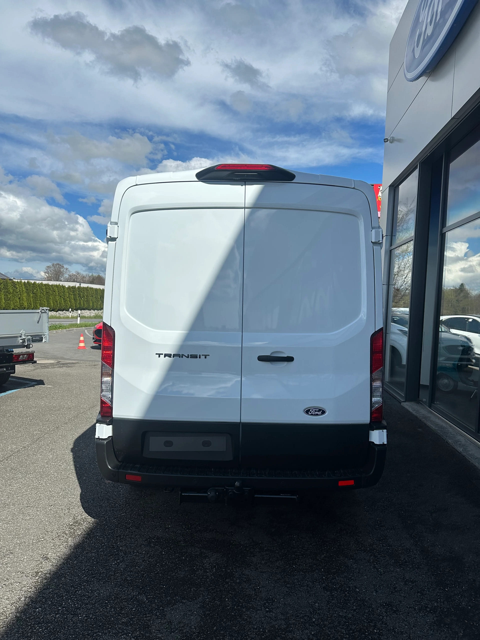 FORD Transit dcab. van 350 L3H2 2.0 Trend/130CV/Aut./FWD-image-4