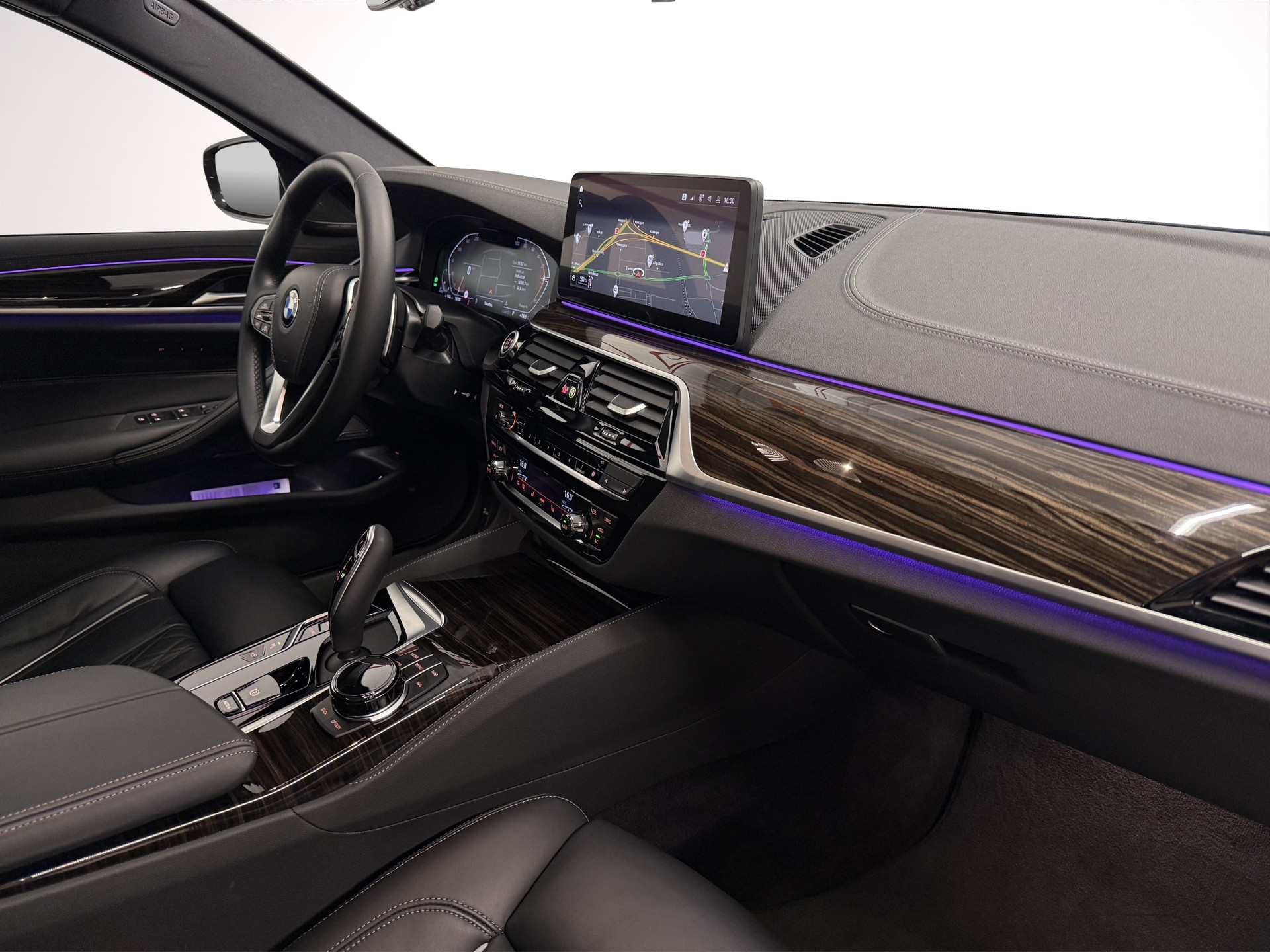BMW 530d xDrive 48V Luxury Line Steptronic-image-13