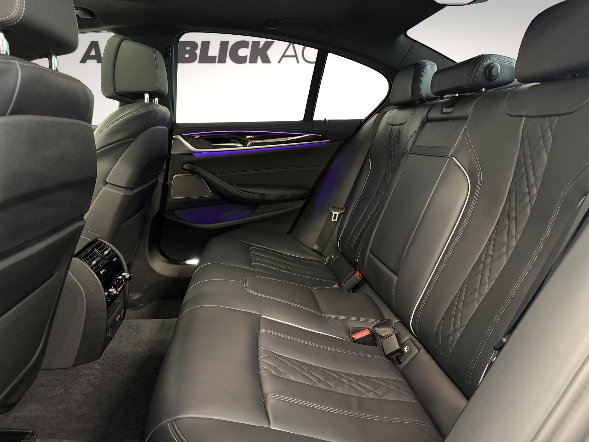 BMW 530d xDrive 48V Luxury Line Steptronic-image-14