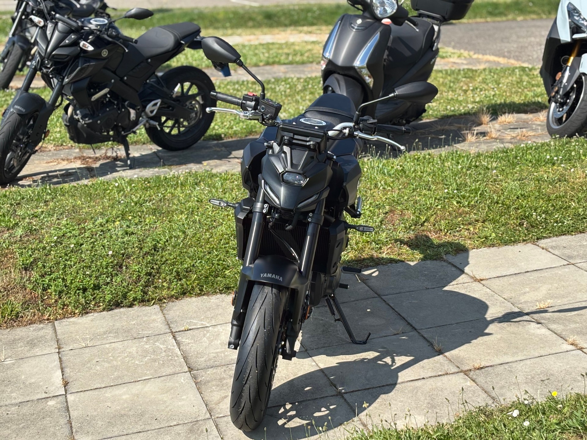 YAMAHA MT-07-showroom-element-3