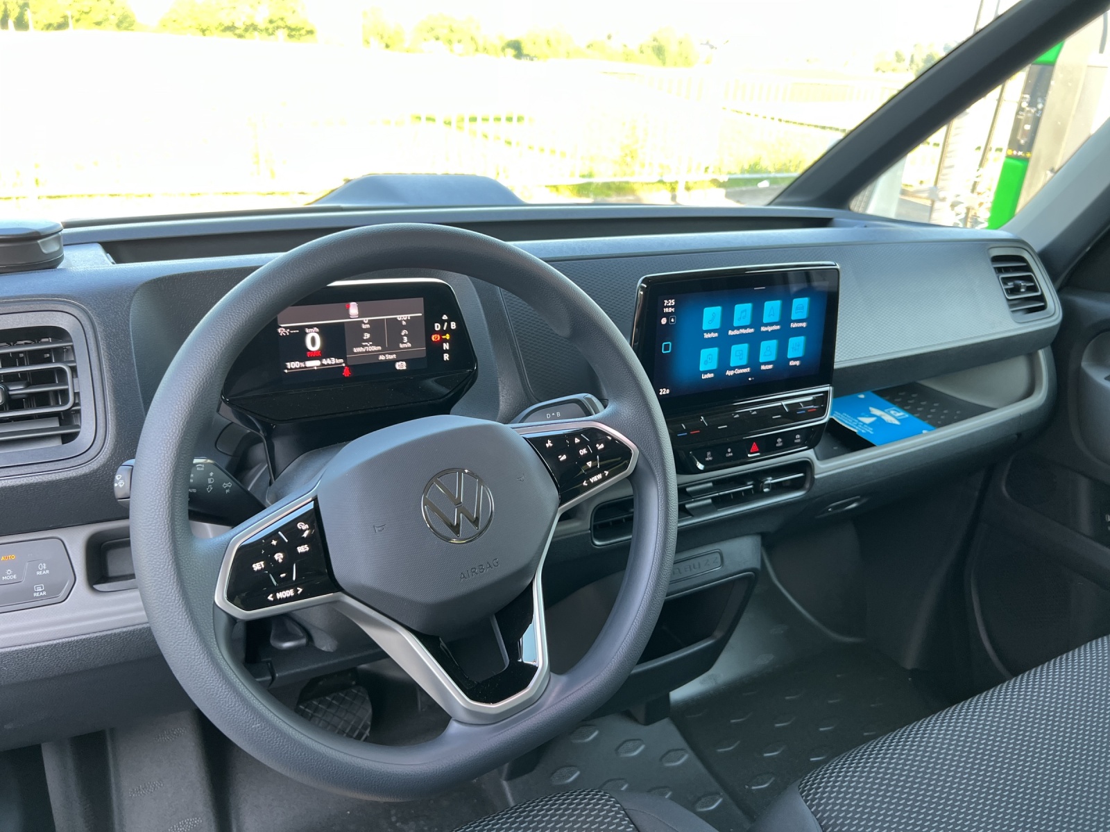 VW ID. Buzz Cargo-image-8