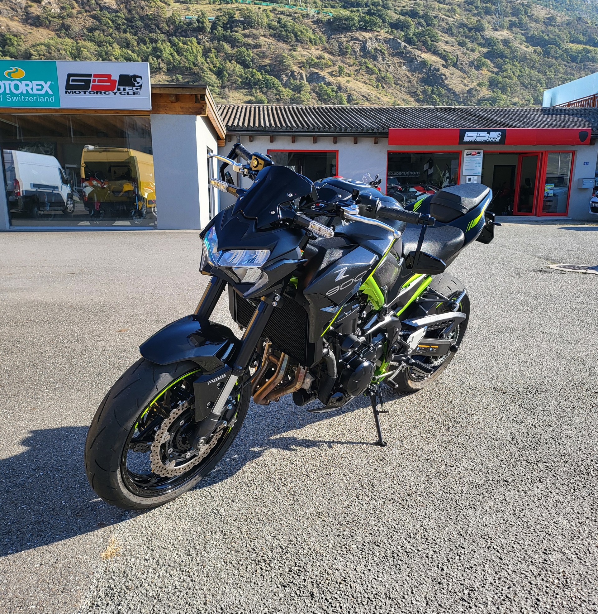 KAWASAKI Z 900-image-3