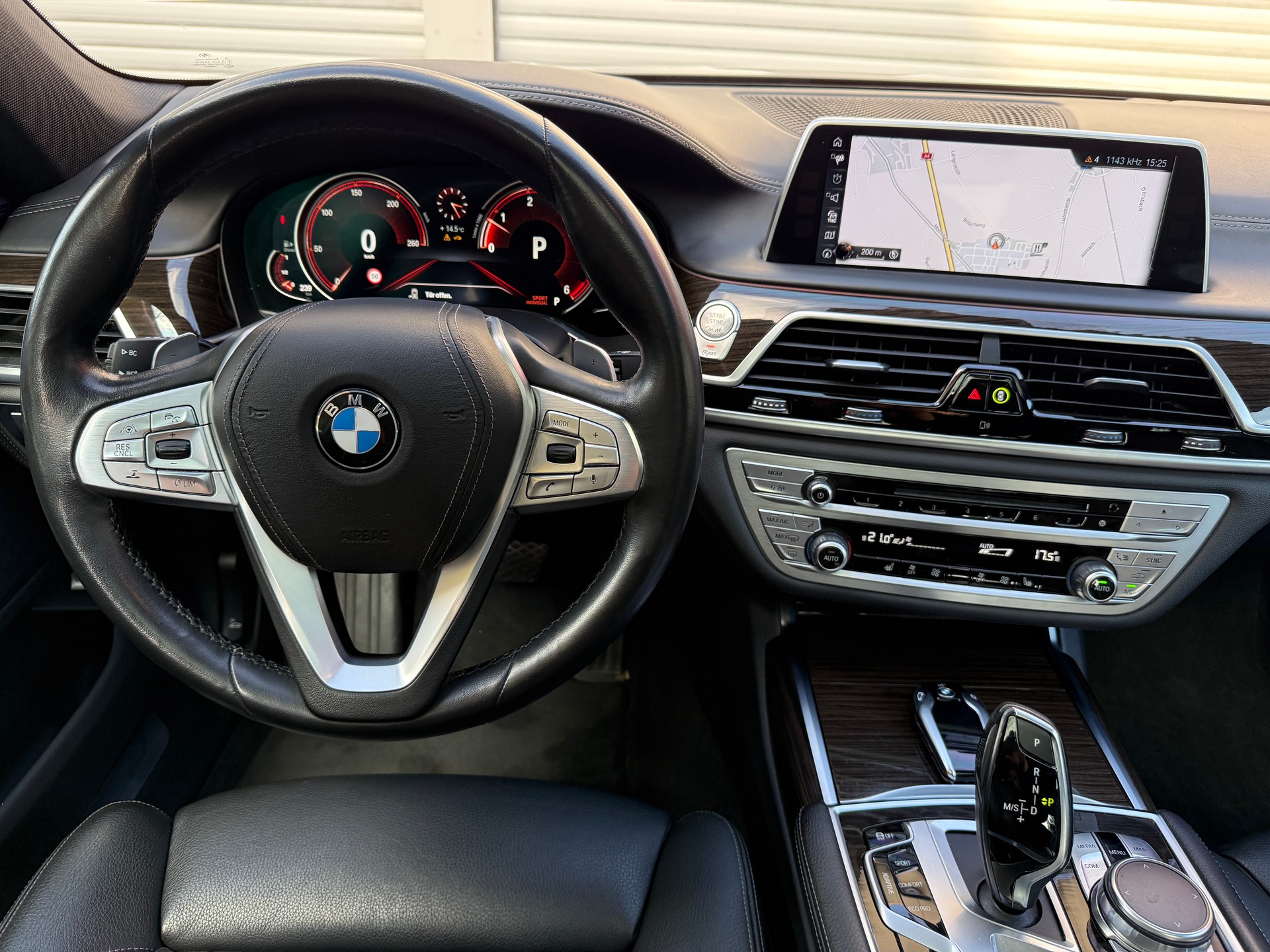BMW 730d xDrive Steptronic-image-11