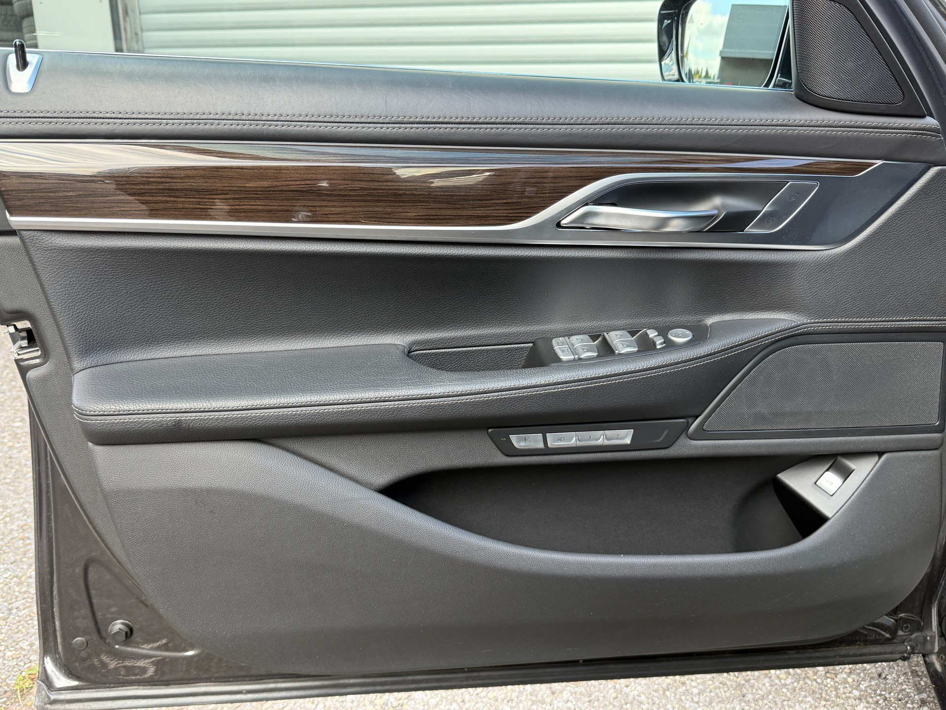 BMW 730d xDrive Steptronic-image-21