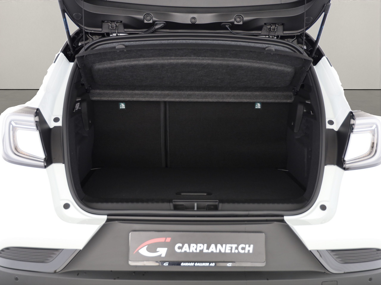 RENAULT Captur 1.8 E-Tech techno-image-3