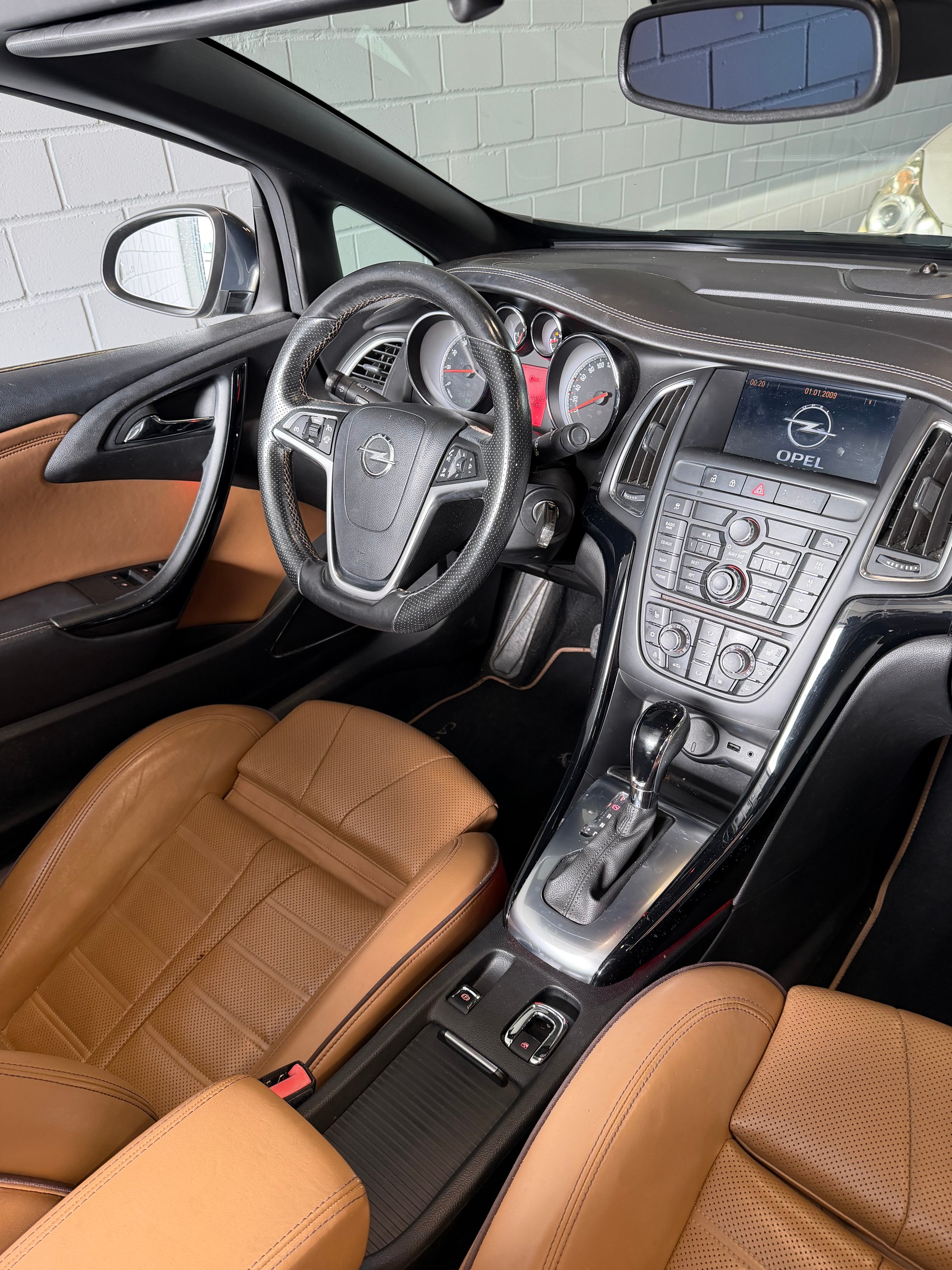 OPEL Cascada 1.6i 16V Cosmo Automat-image-8
