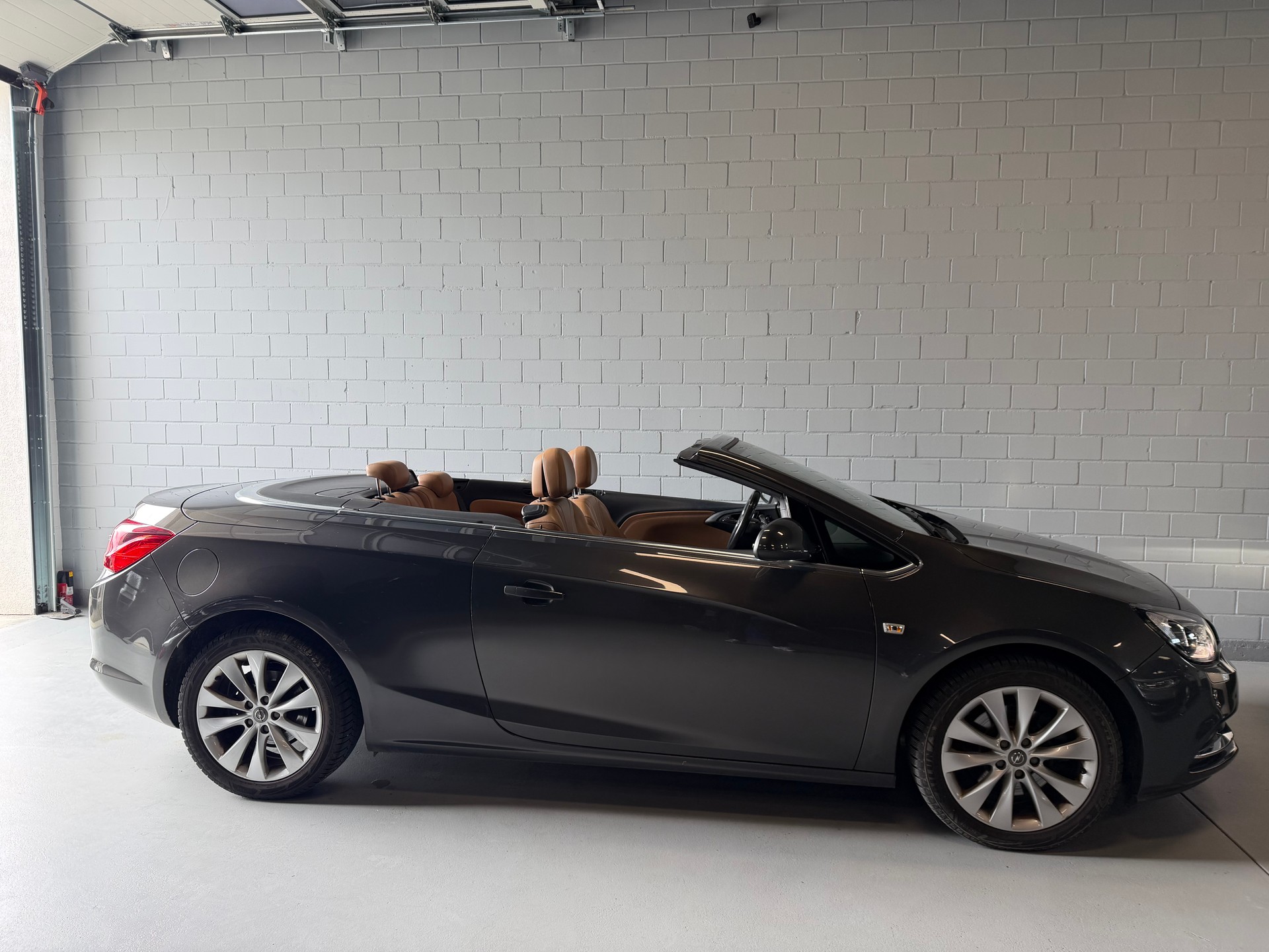 OPEL Cascada 1.6i 16V Cosmo Automat-image-2