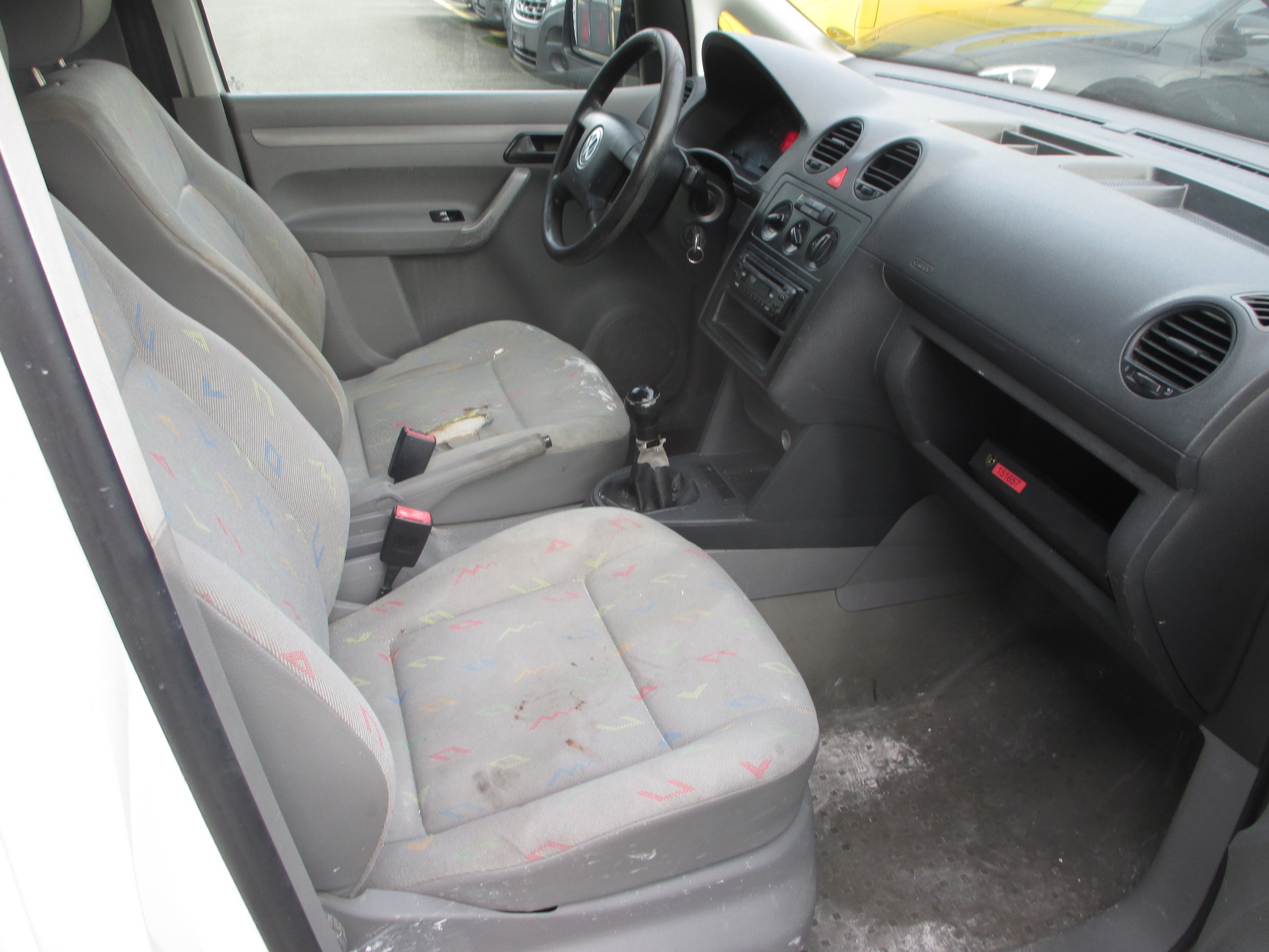 VW Caddy 1.4-image-10