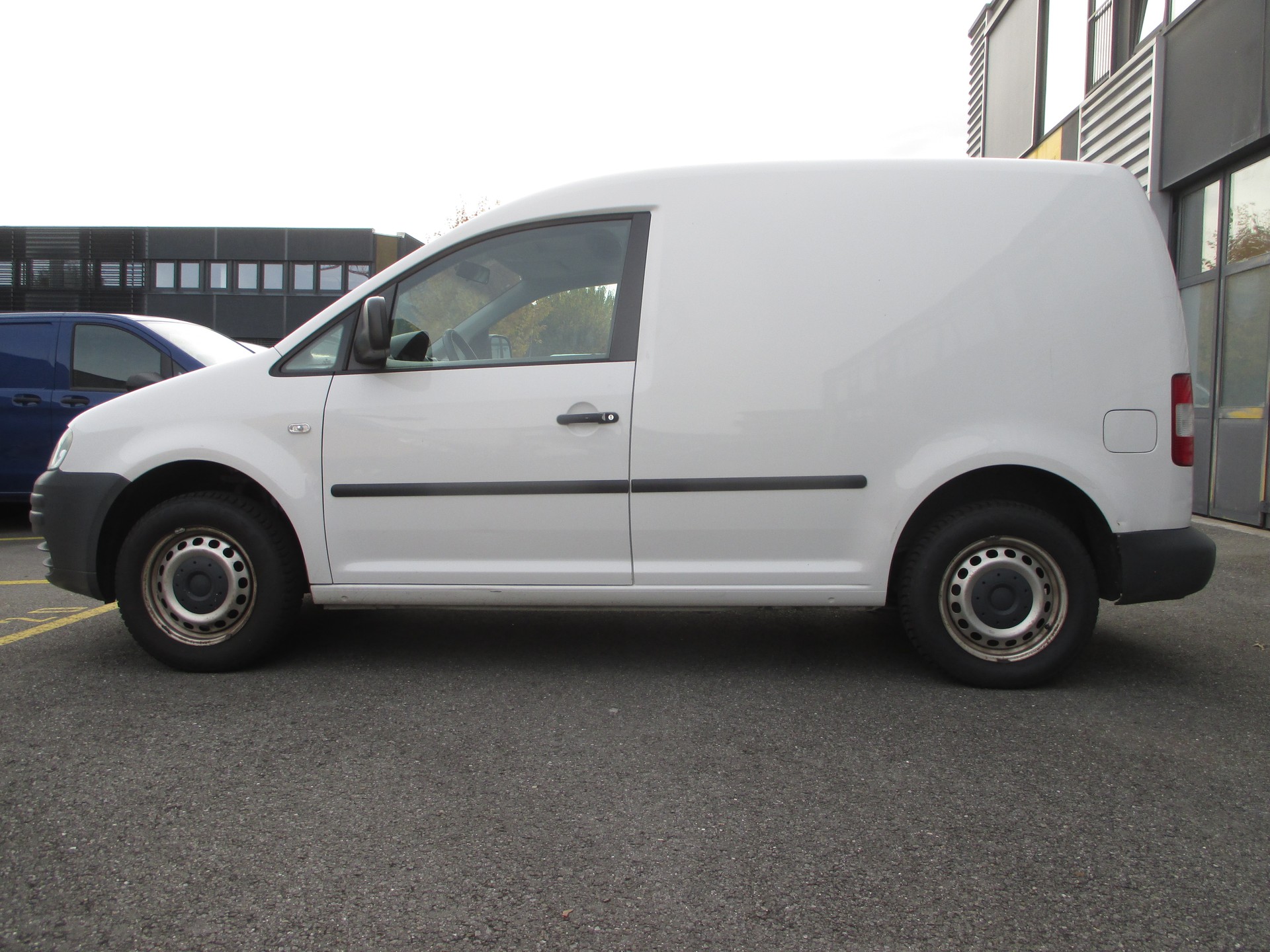 VW Caddy 1.4-image-7