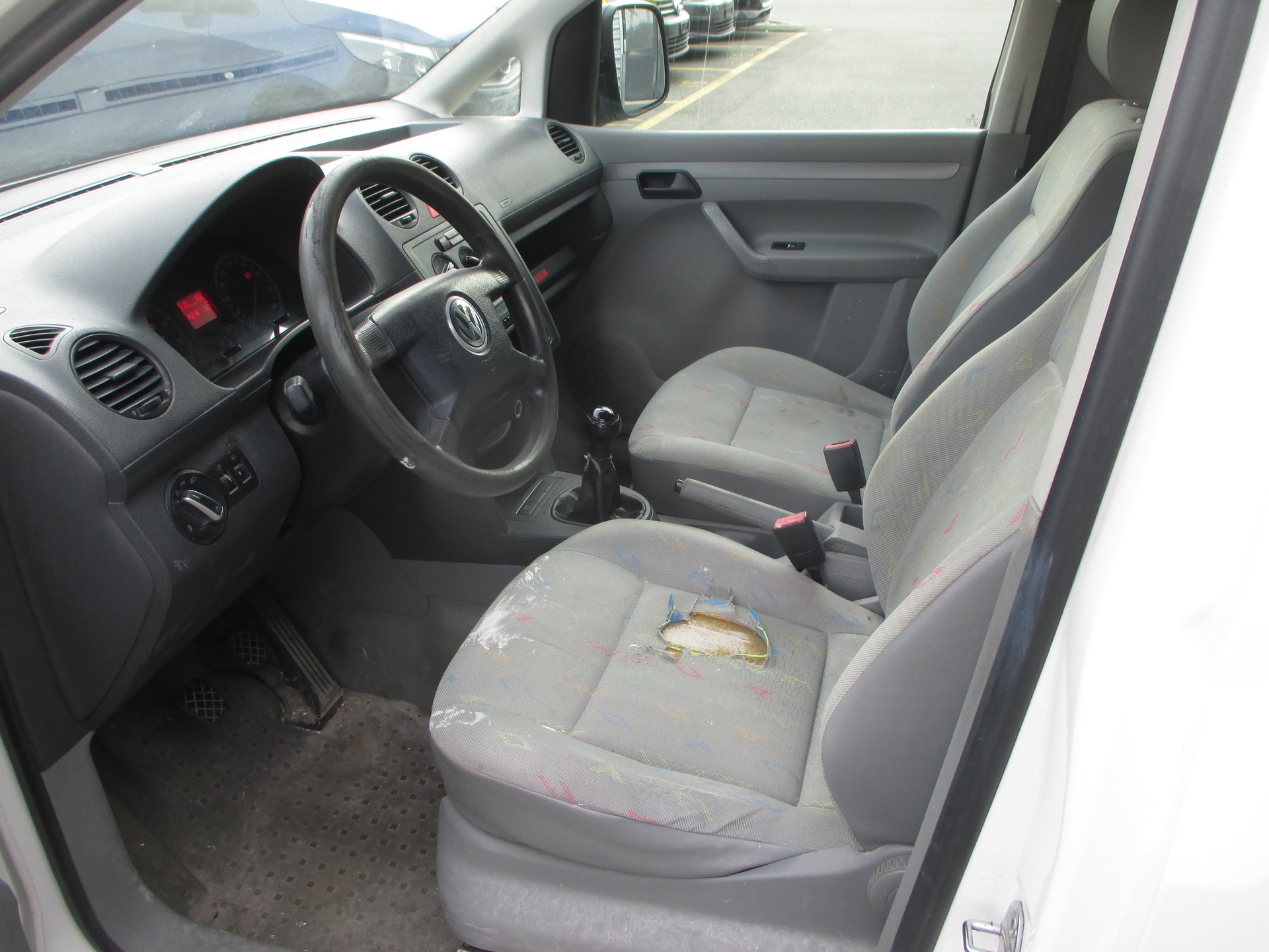 VW Caddy 1.4-image-9