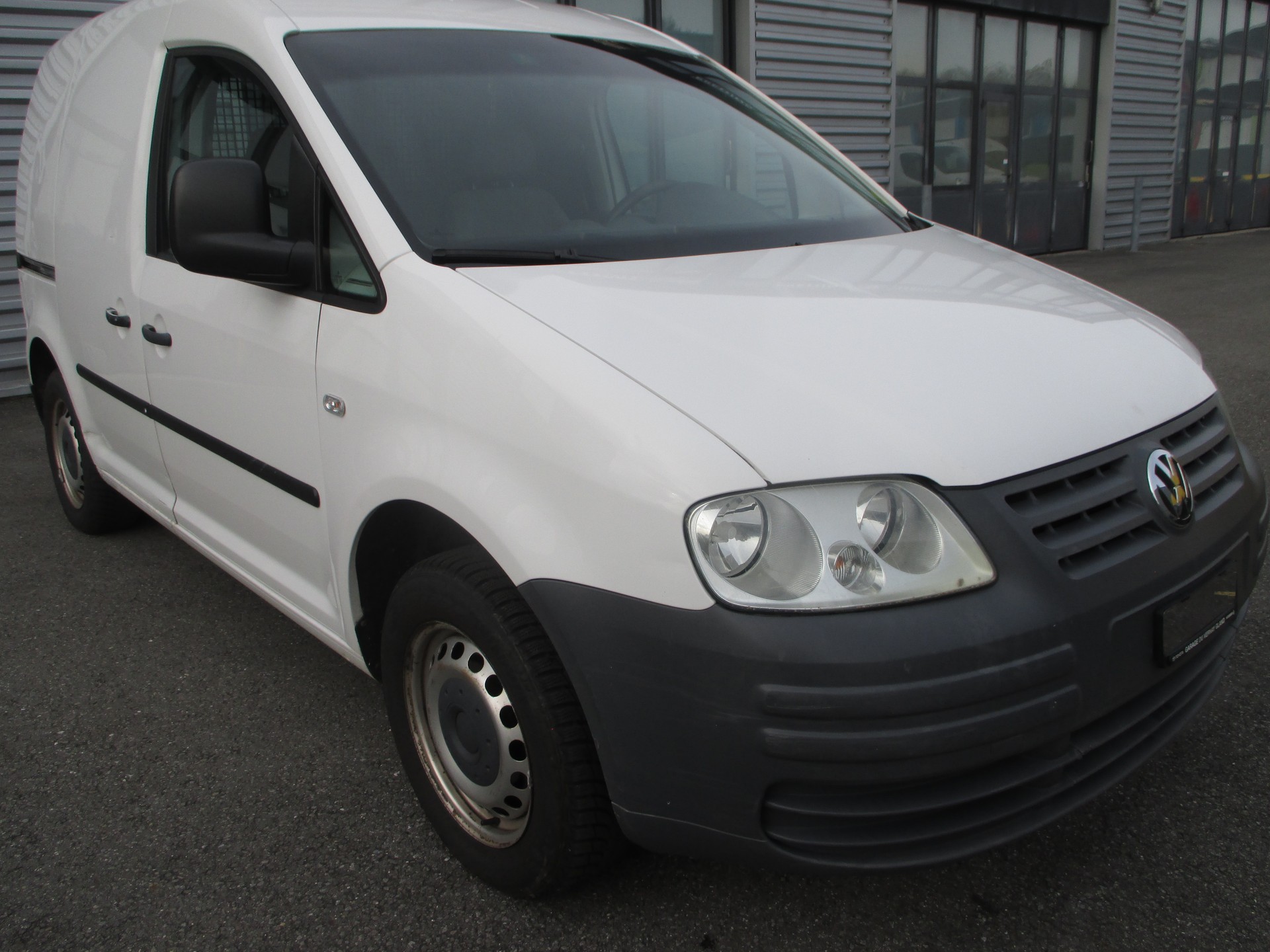 VW Caddy 1.4-image-1