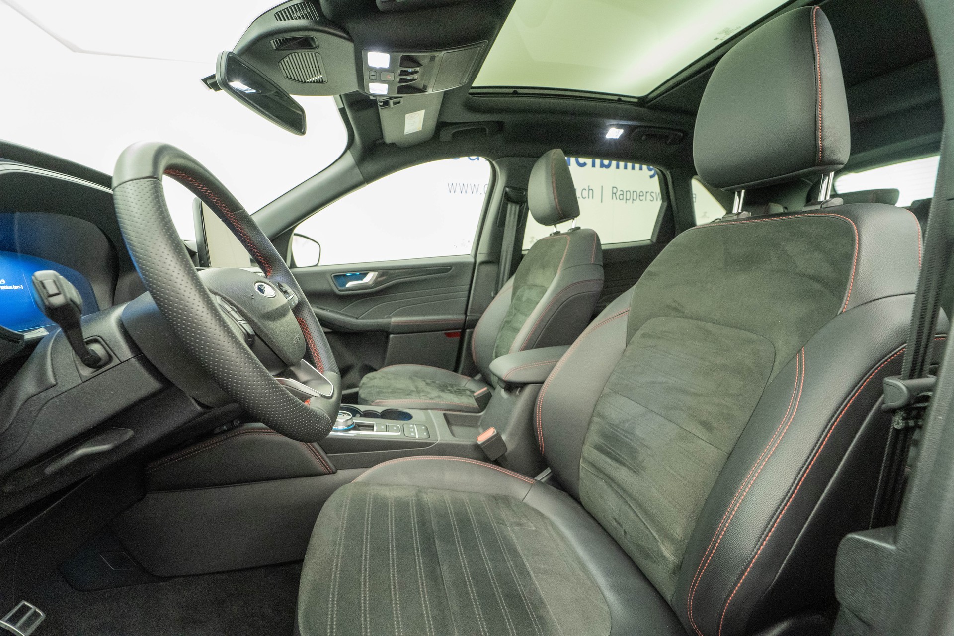 FORD Kuga 2.5 Plug-in Hybrid ST-Line X-image-7