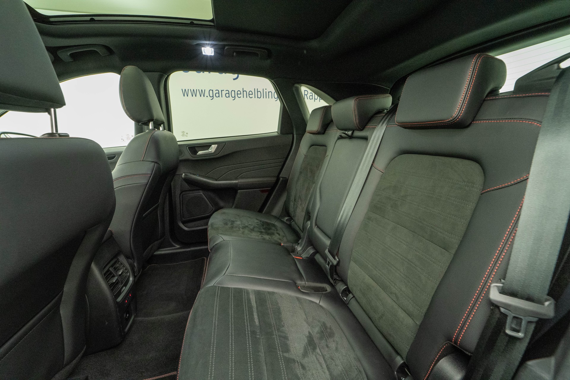 FORD Kuga 2.5 Plug-in Hybrid ST-Line X-image-8