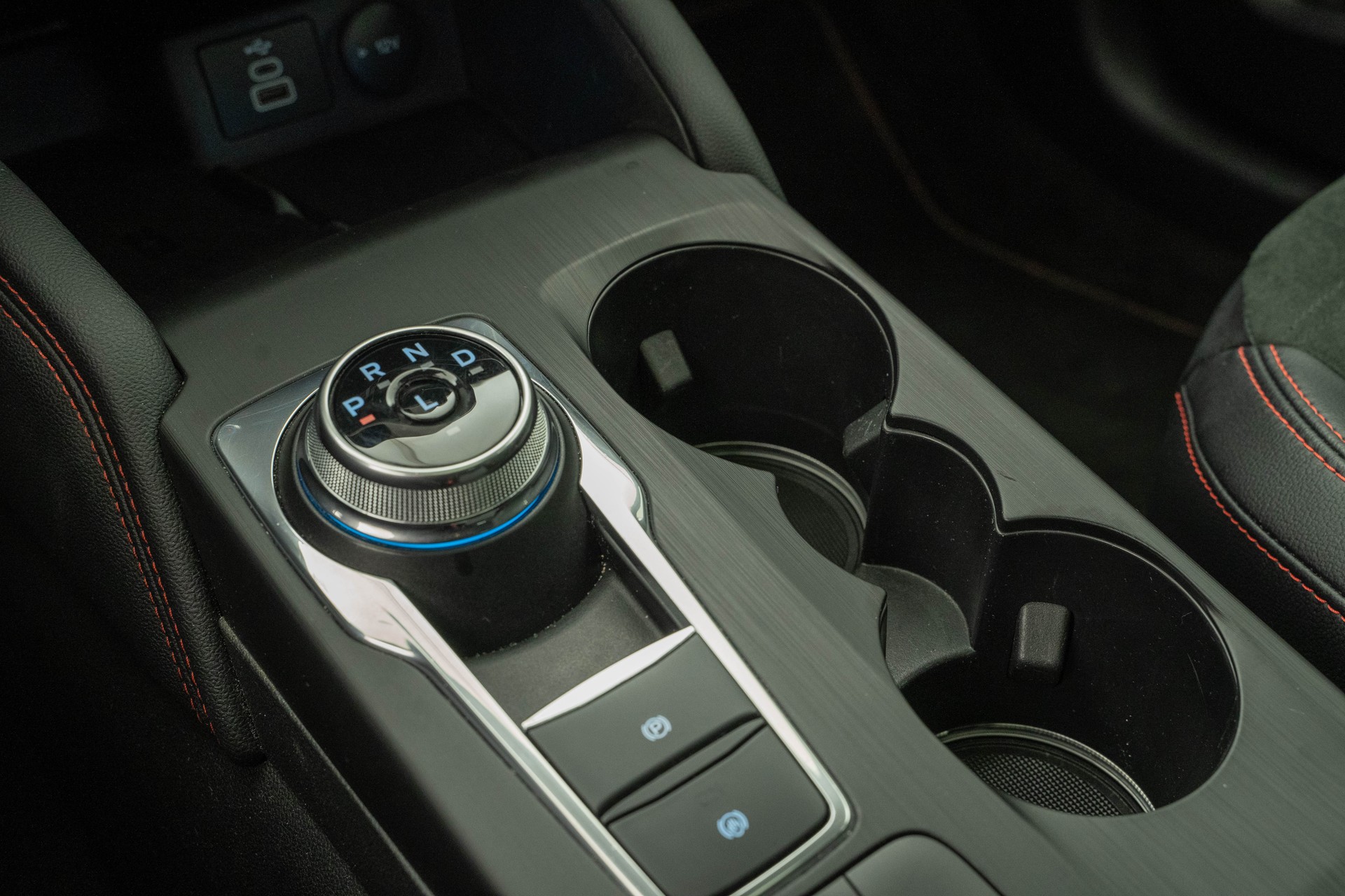 FORD Kuga 2.5 Plug-in Hybrid ST-Line X-image-12