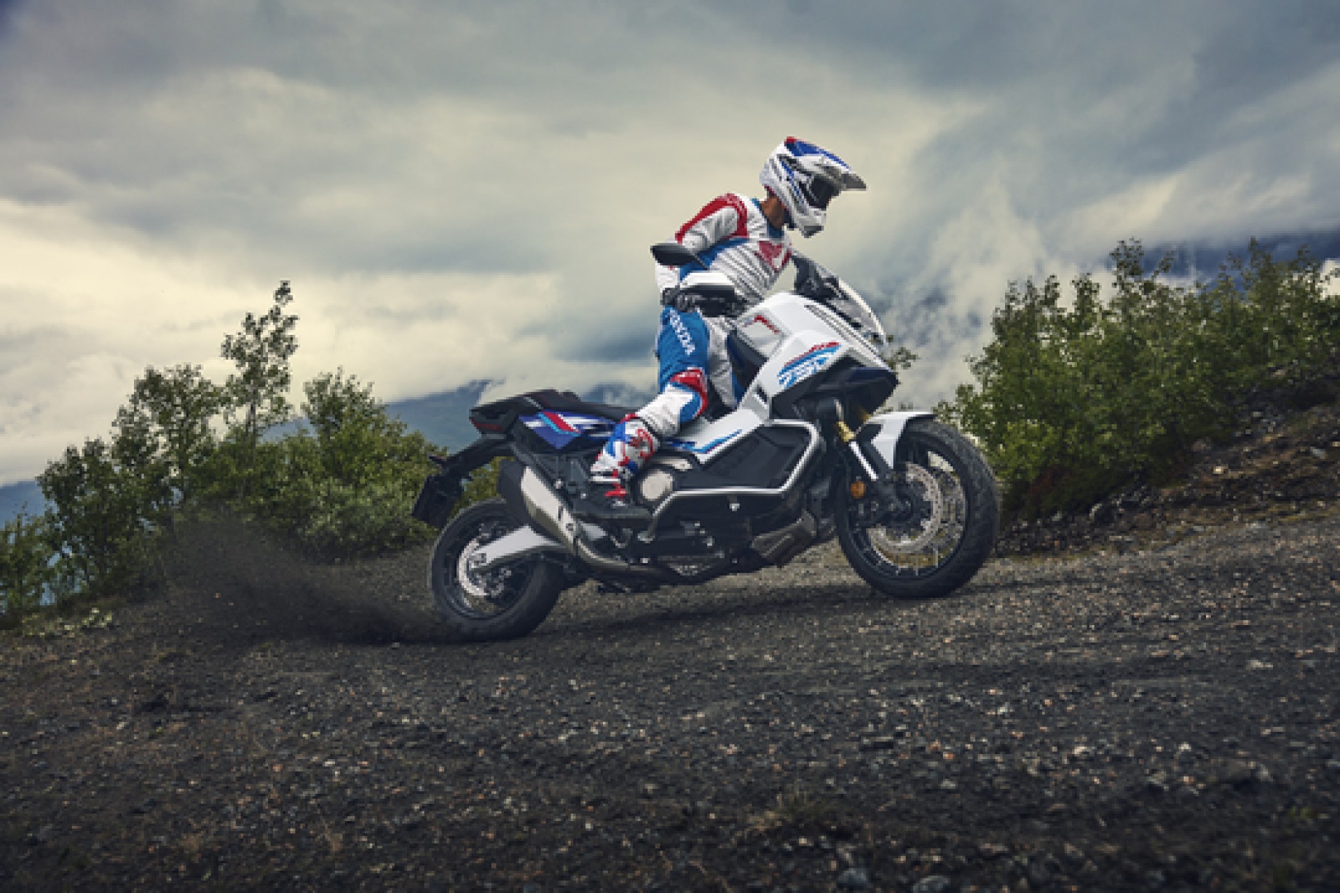 HONDA X-ADV 750 Special Edition Spec. Edt 2026-showroom-element-3