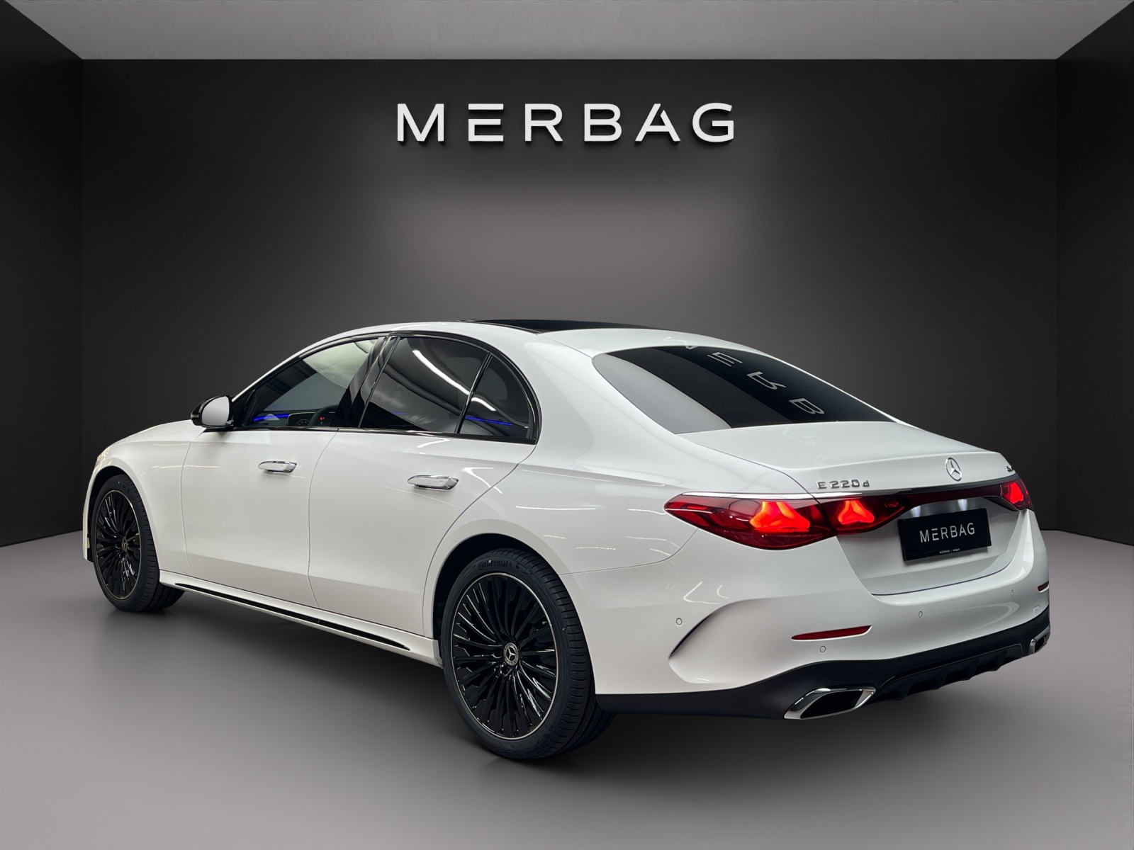 MERCEDES-BENZ E 220 d 4Matic-image-3