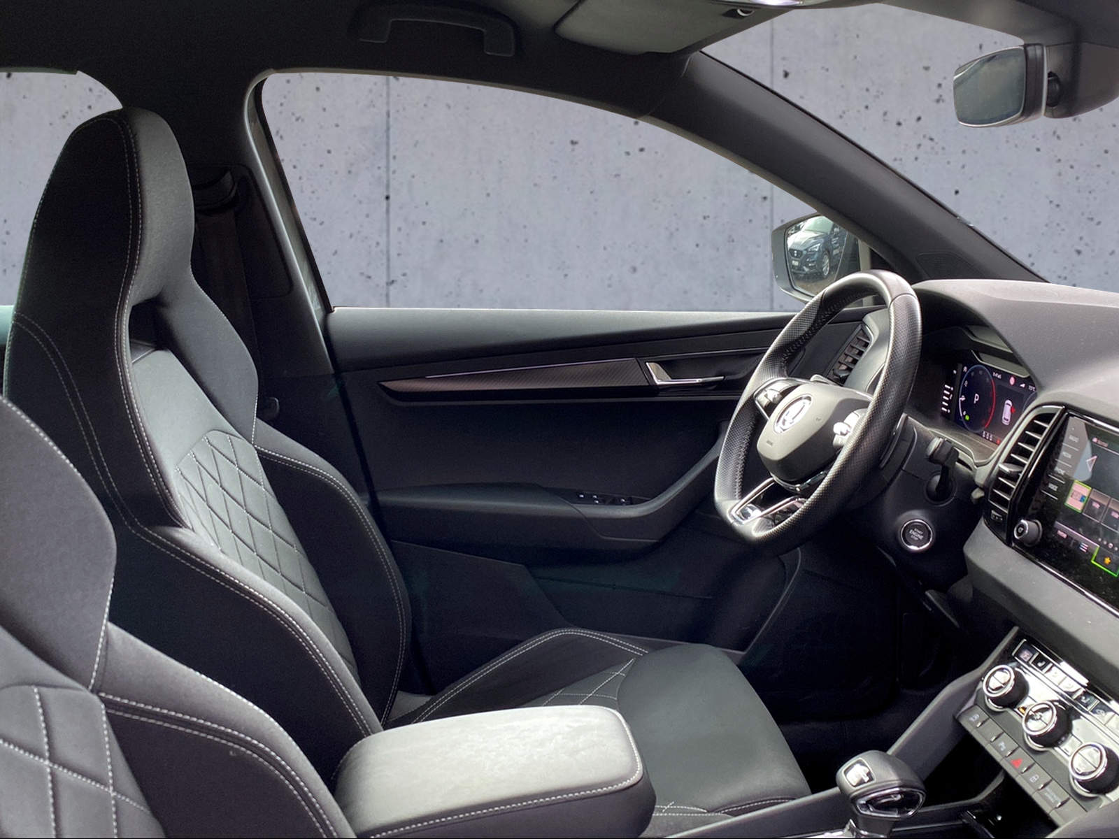 SKODA Karoq 2.0 TDI CR Sport Line 4x4 DSG-image-8