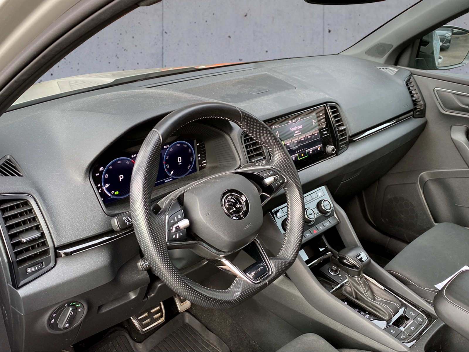 SKODA Karoq 2.0 TDI CR Sport Line 4x4 DSG-image-2