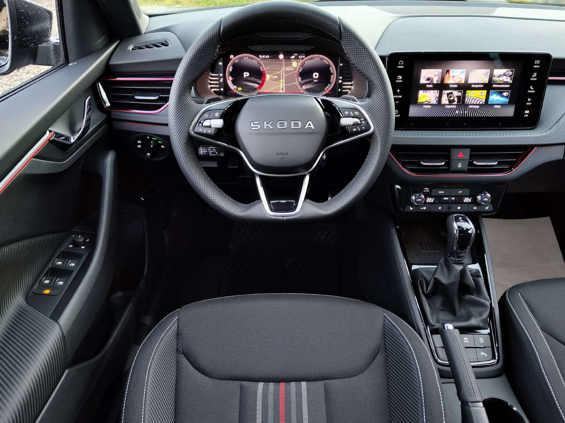 SKODA Kamiq 1.5 TSI Monte Carlo DSG-image-4