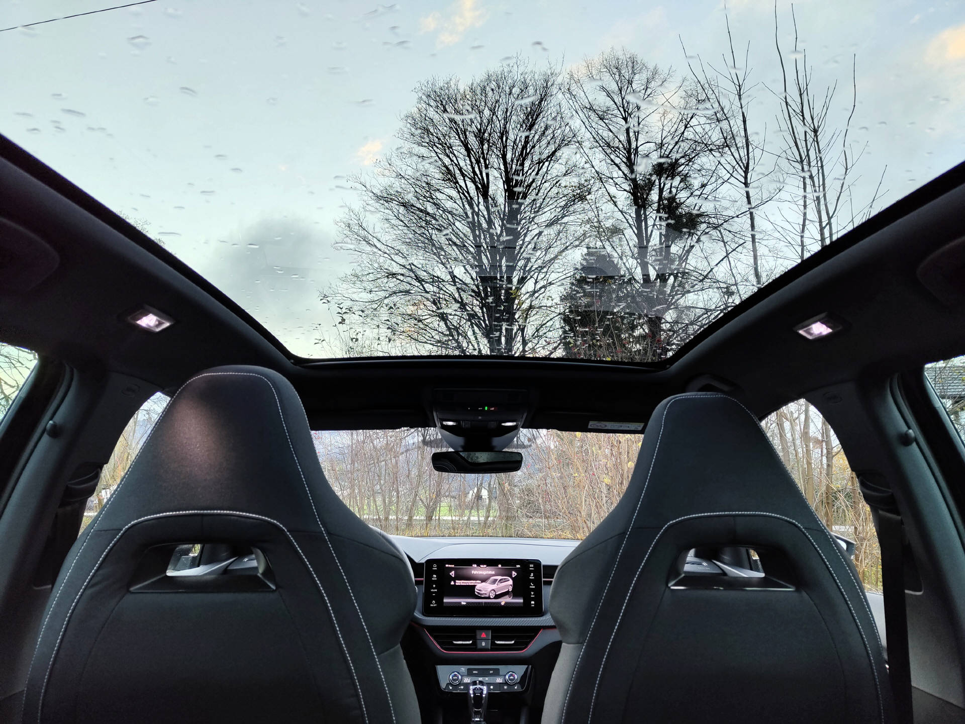 SKODA Kamiq 1.5 TSI Monte Carlo DSG-image-9