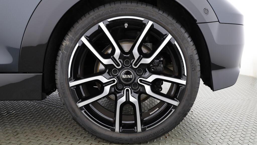 MINI Cooper S Cabrio-image-10