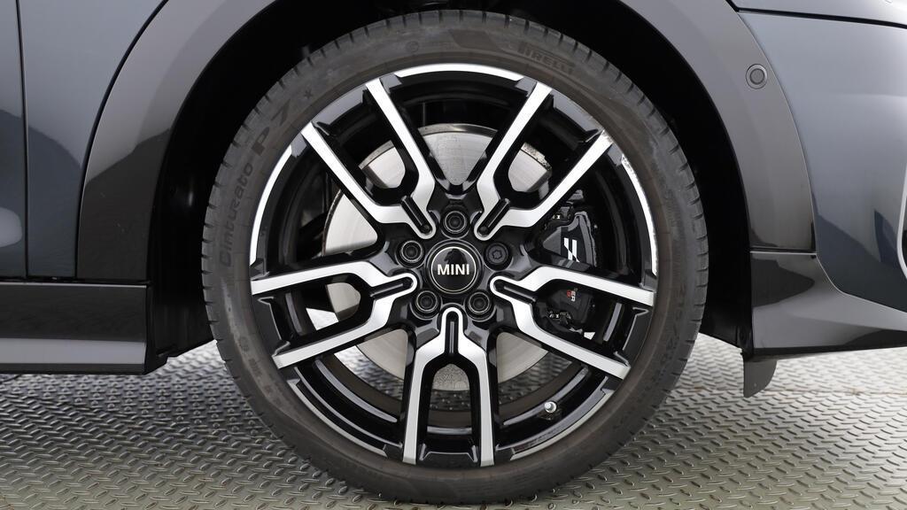 MINI Cooper S Cabrio-image-9