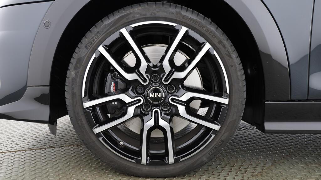 MINI Cooper S Cabrio-image-7