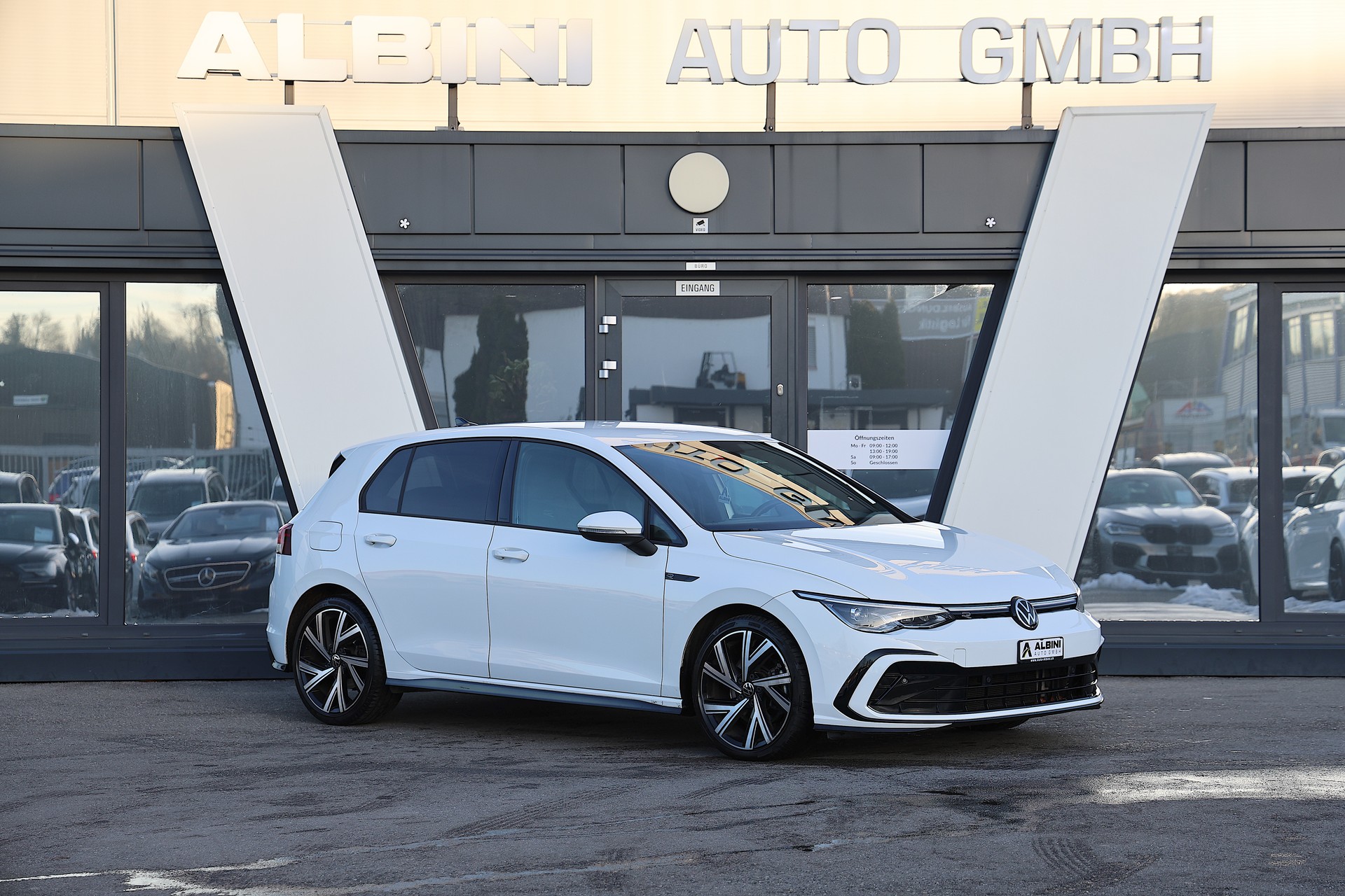 VW Golf 2.0 TSI R-Line DSG 4 Motion-image-1