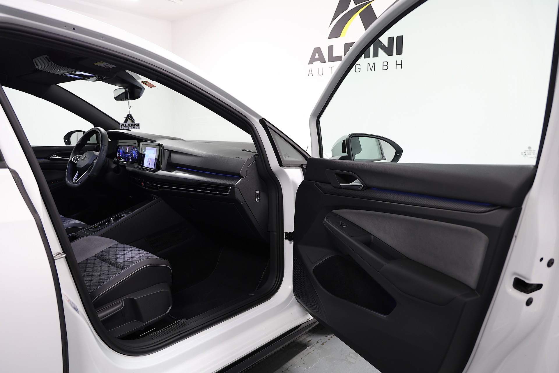 VW Golf 2.0 TSI R-Line DSG 4 Motion-image-10