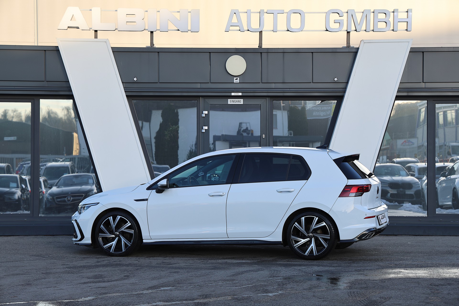 VW Golf 2.0 TSI R-Line DSG 4 Motion-image-3