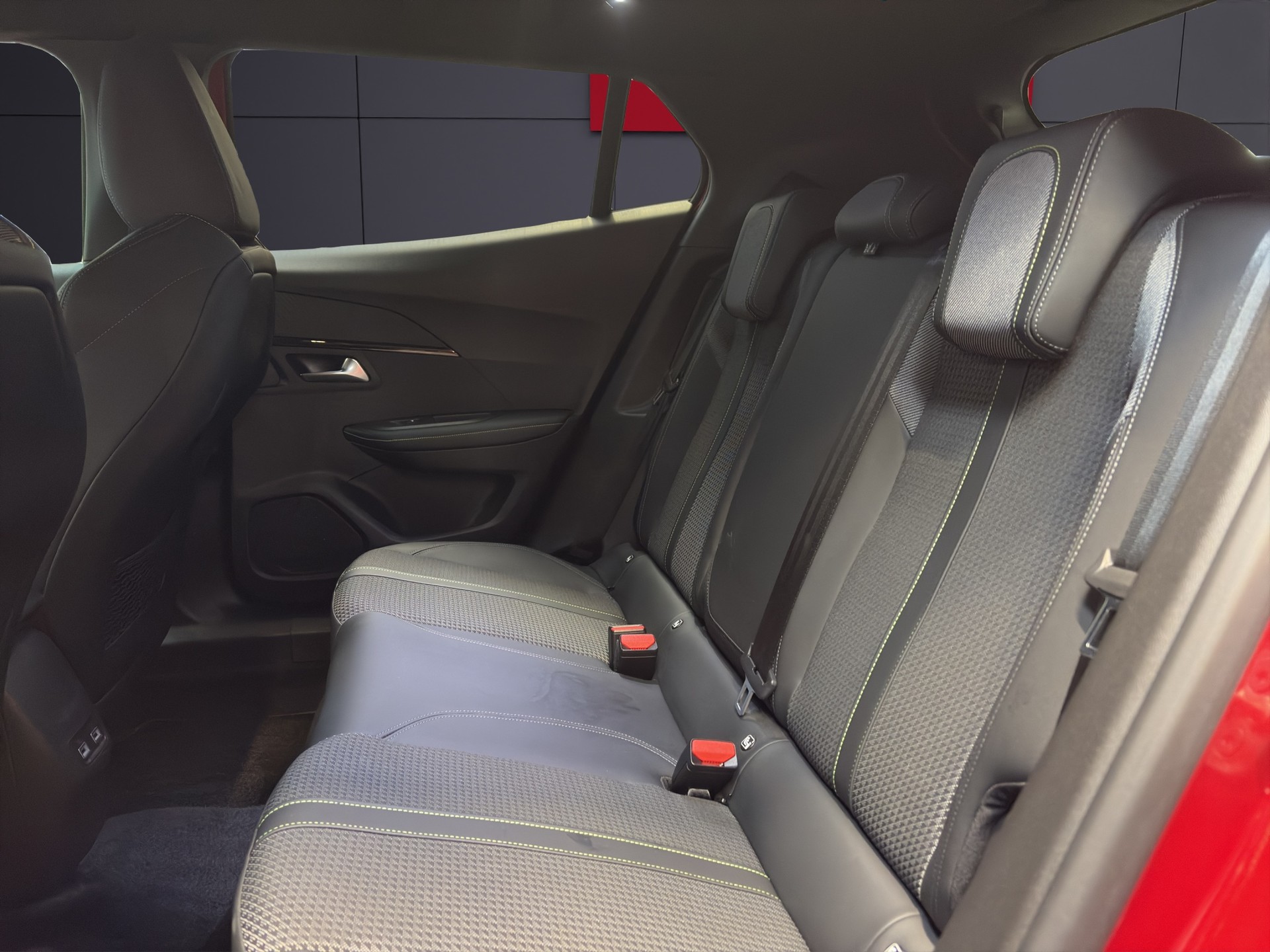 PEUGEOT 2008 e GT Line-image-5