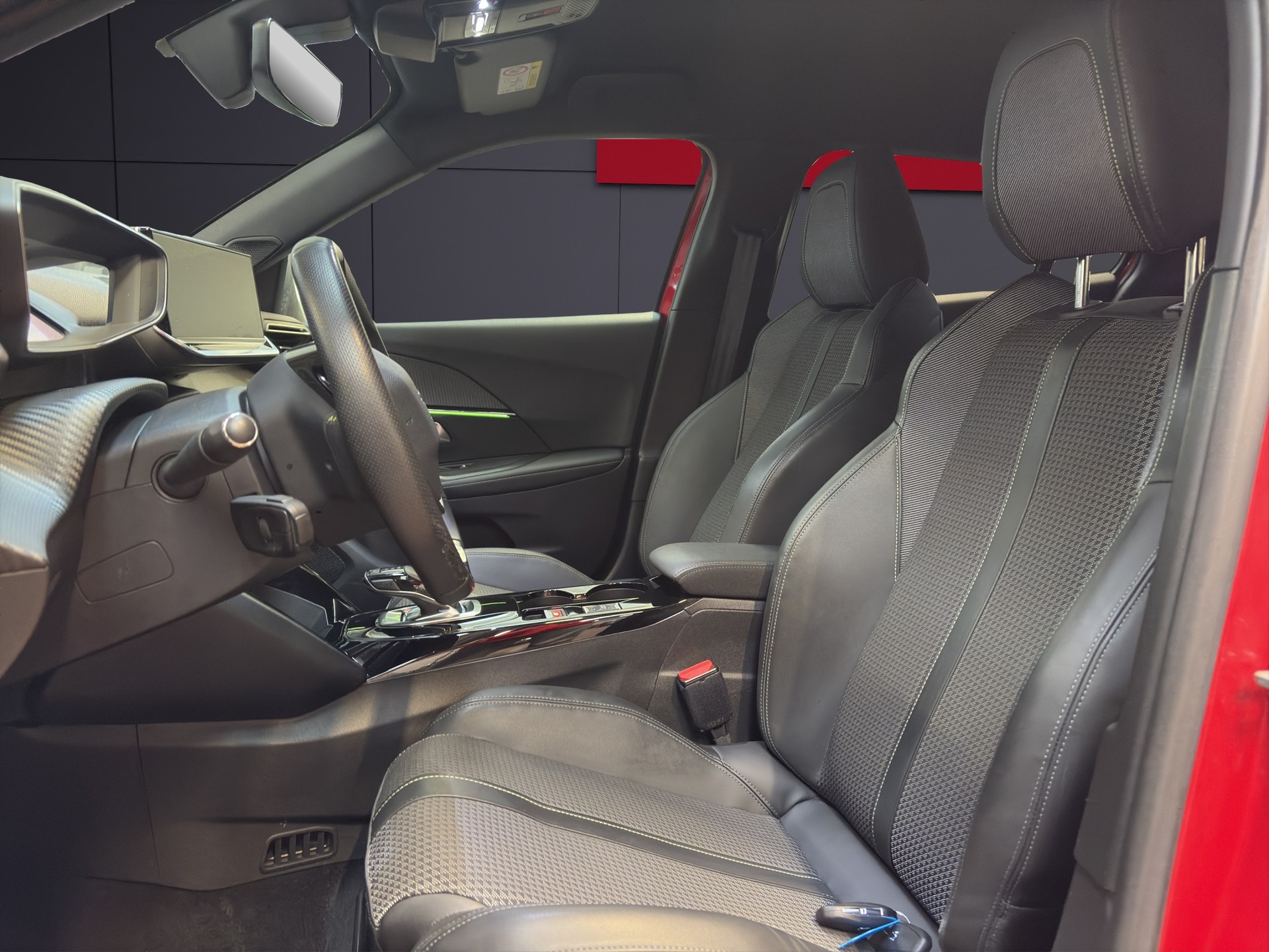 PEUGEOT 2008 e GT Line-image-4
