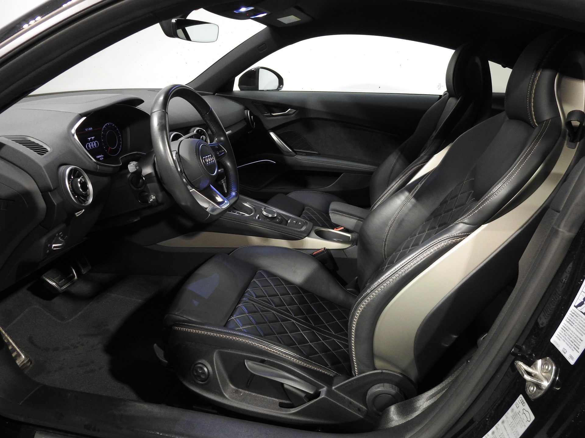 AUDI TT Coupé 2.0 45 TFSI S-Tronic-image-7