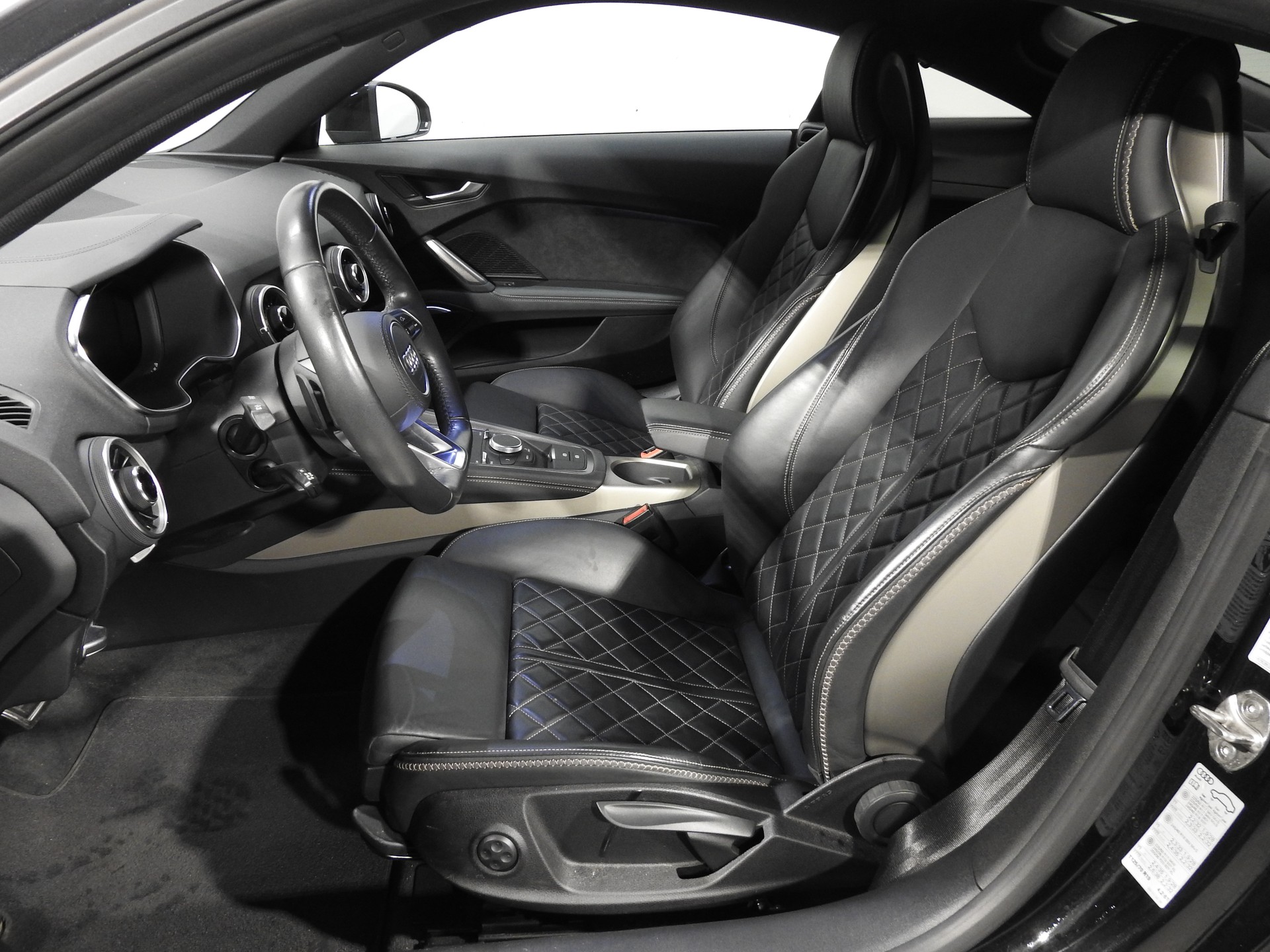 AUDI TT Coupé 2.0 45 TFSI S-Tronic-image-8