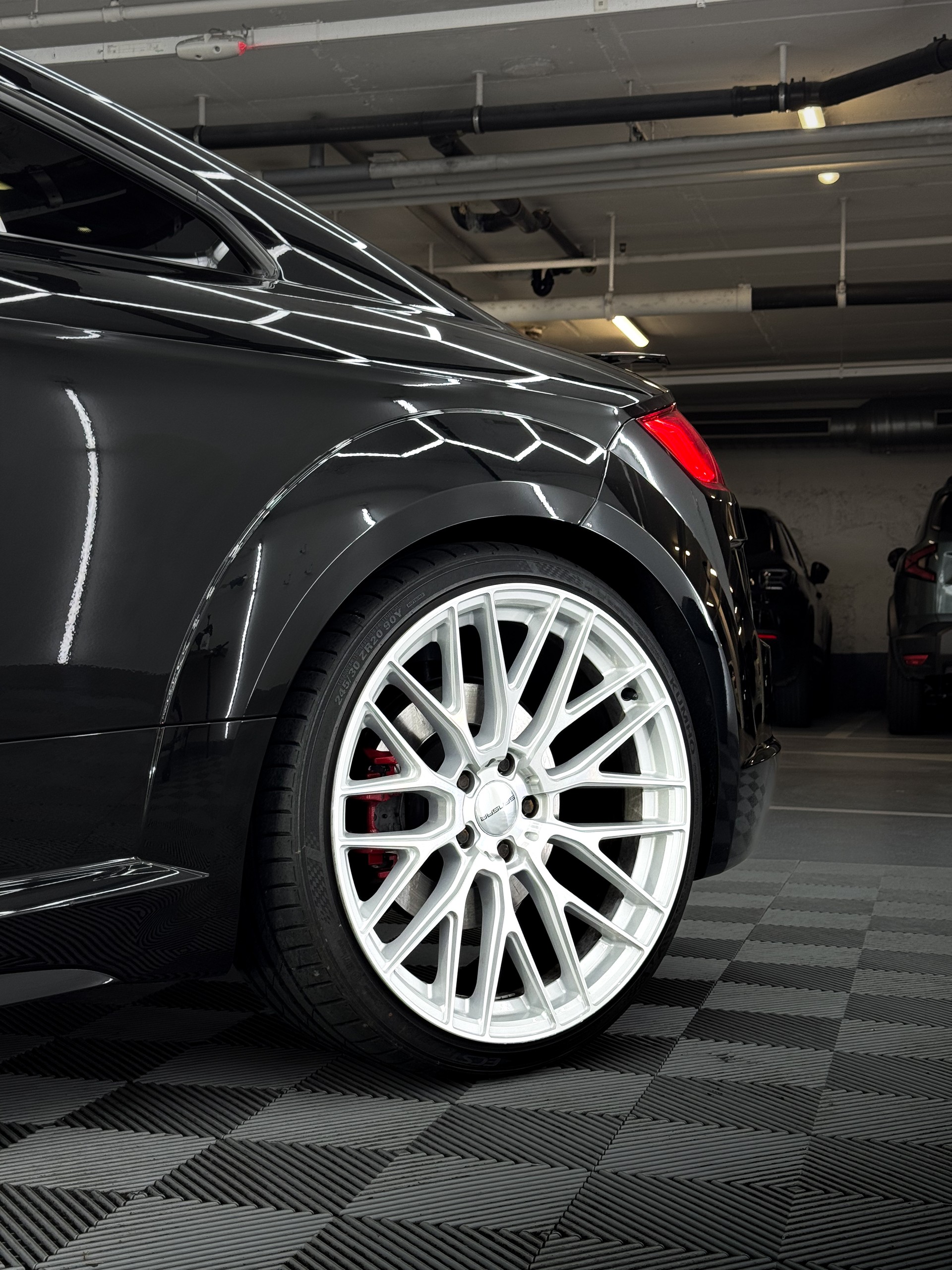 AUDI TT Coupé TTS quattro S-tronic-image-17