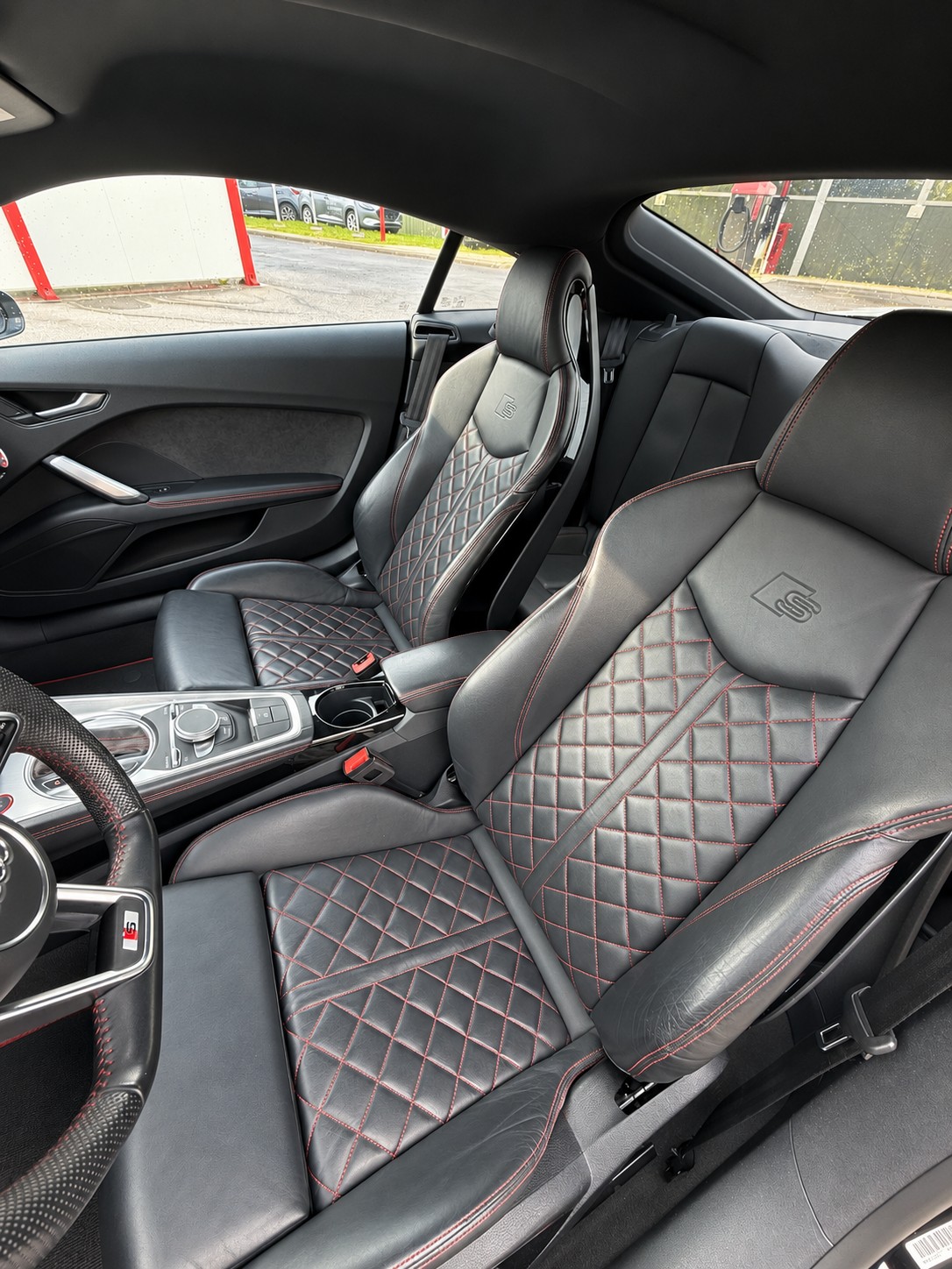 AUDI TT Coupé TTS quattro S-tronic-image-7